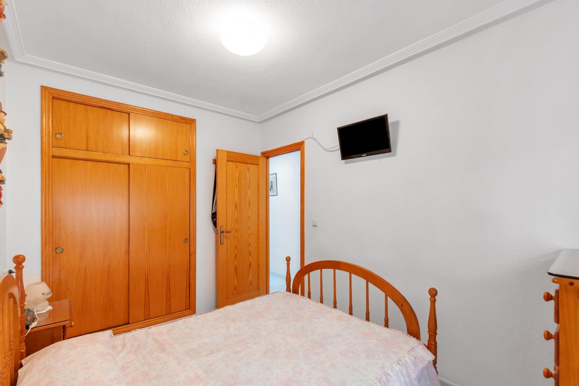 Odsprzedaż - Mieszkanie w bloku - Torrevieja - Playa del Cura