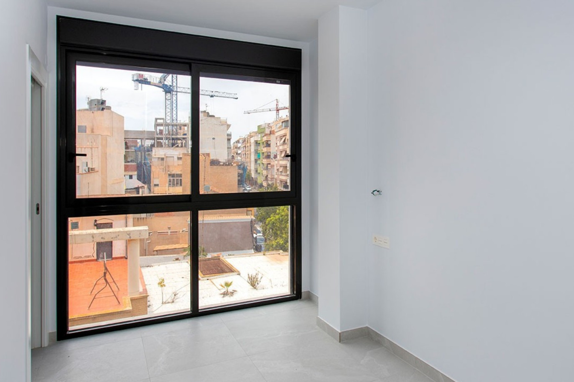 Odsprzedaż - Mieszkanie w bloku - Torrevieja - Playa del Cura