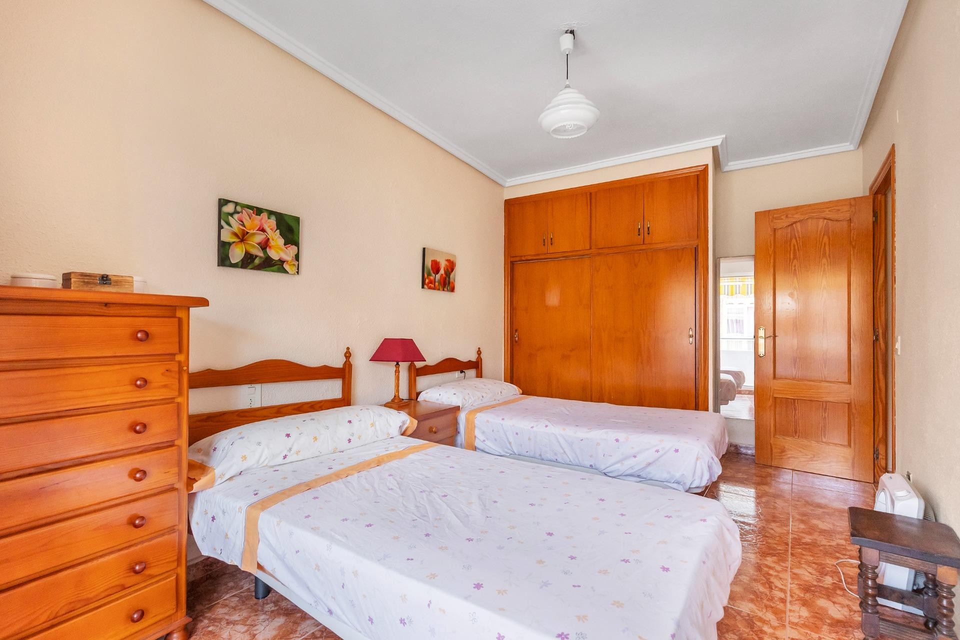 Odsprzedaż - Mieszkanie w bloku - Torrevieja - Playa del Cura