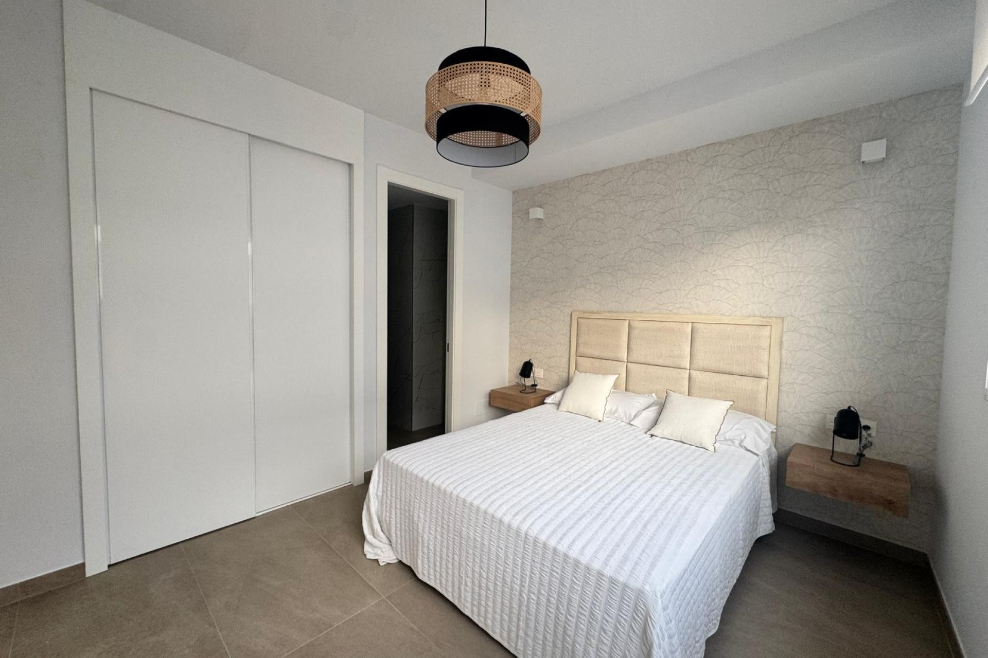 Odsprzedaż - Mieszkanie w bloku - Torrevieja - Playa Los Locos