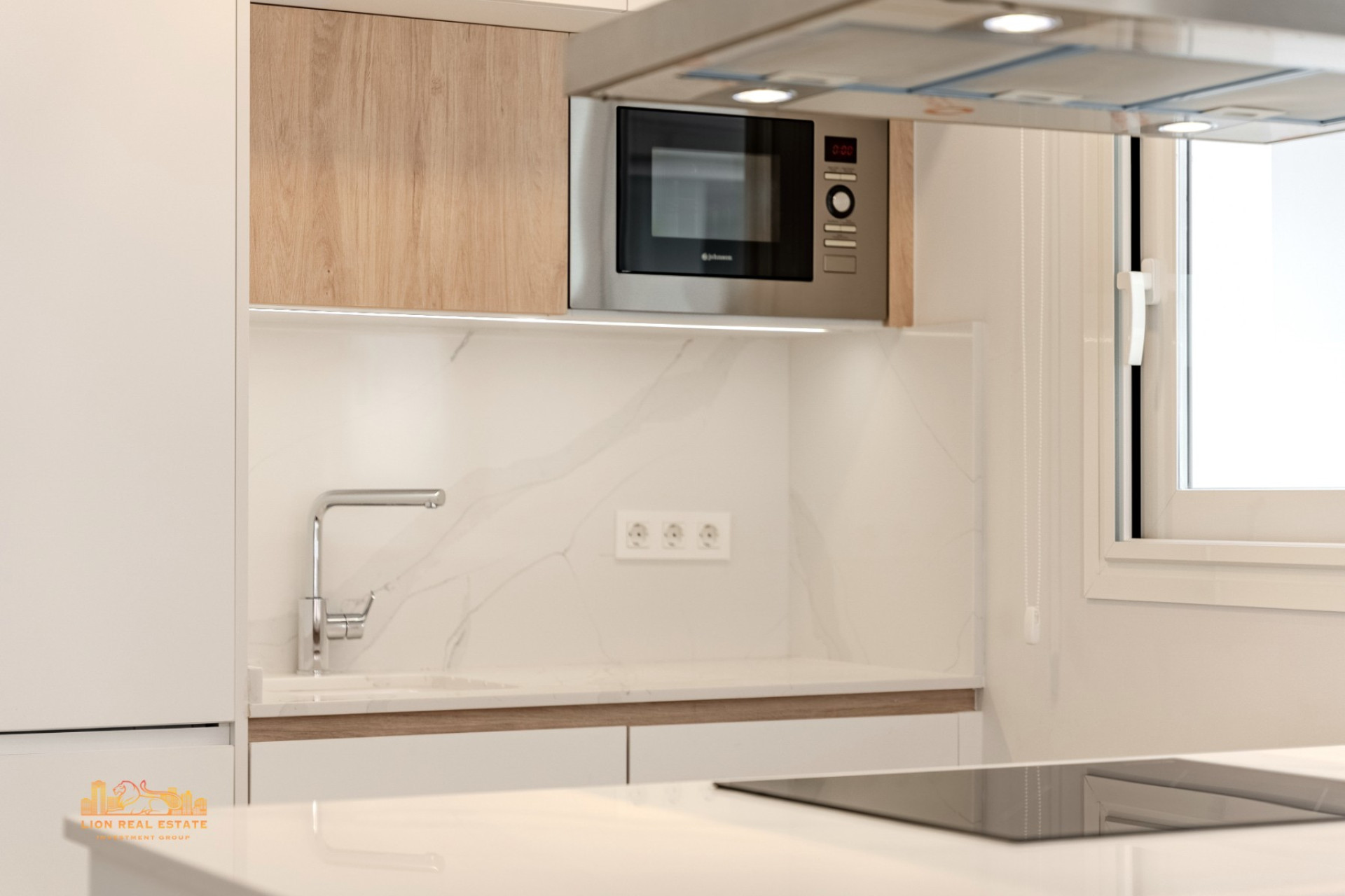 Odsprzedaż - Mieszkanie w bloku - Torrevieja - Playa Los Locos