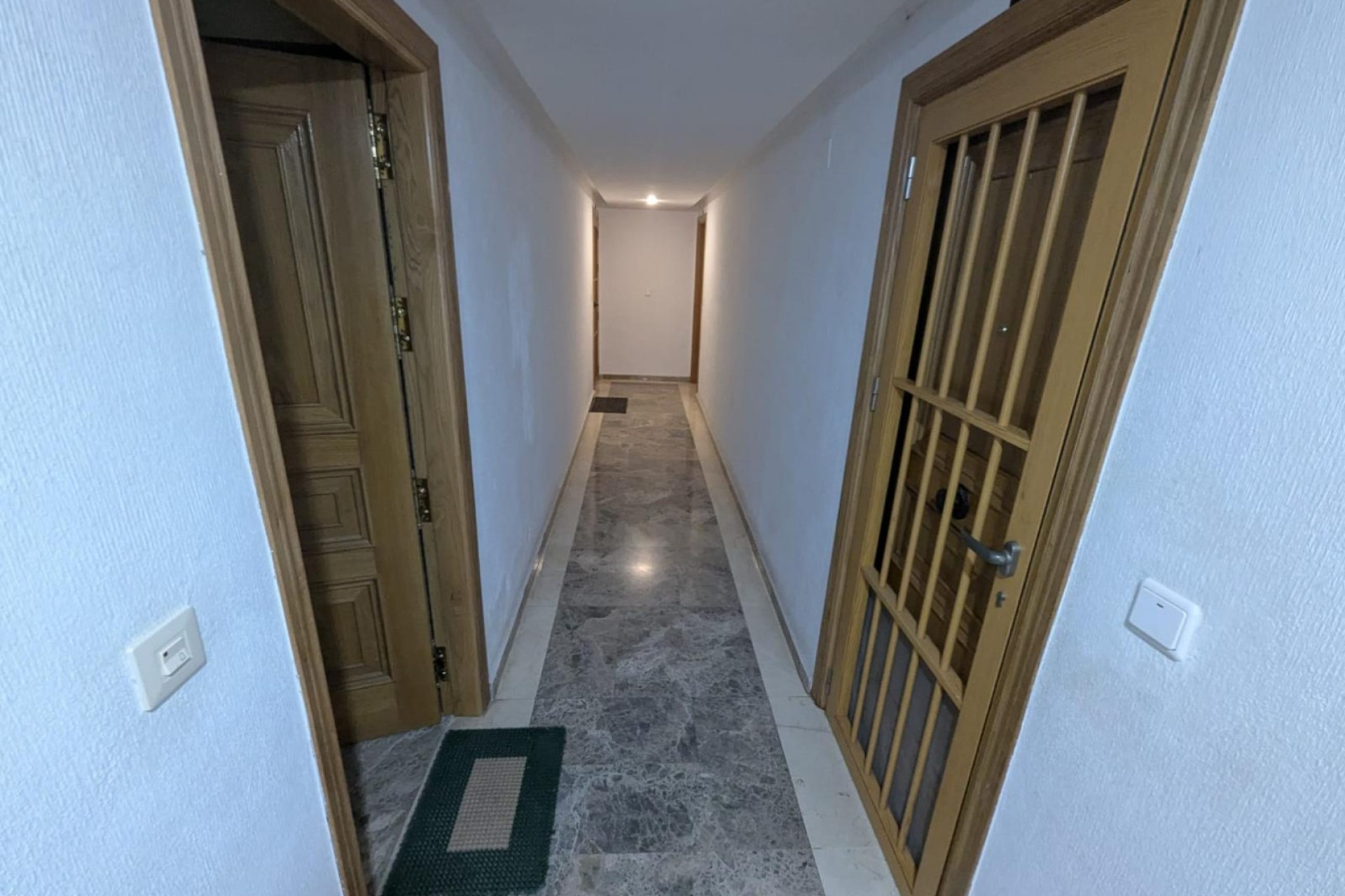 Odsprzedaż - Mieszkanie w bloku - Torrevieja - Punta Prima