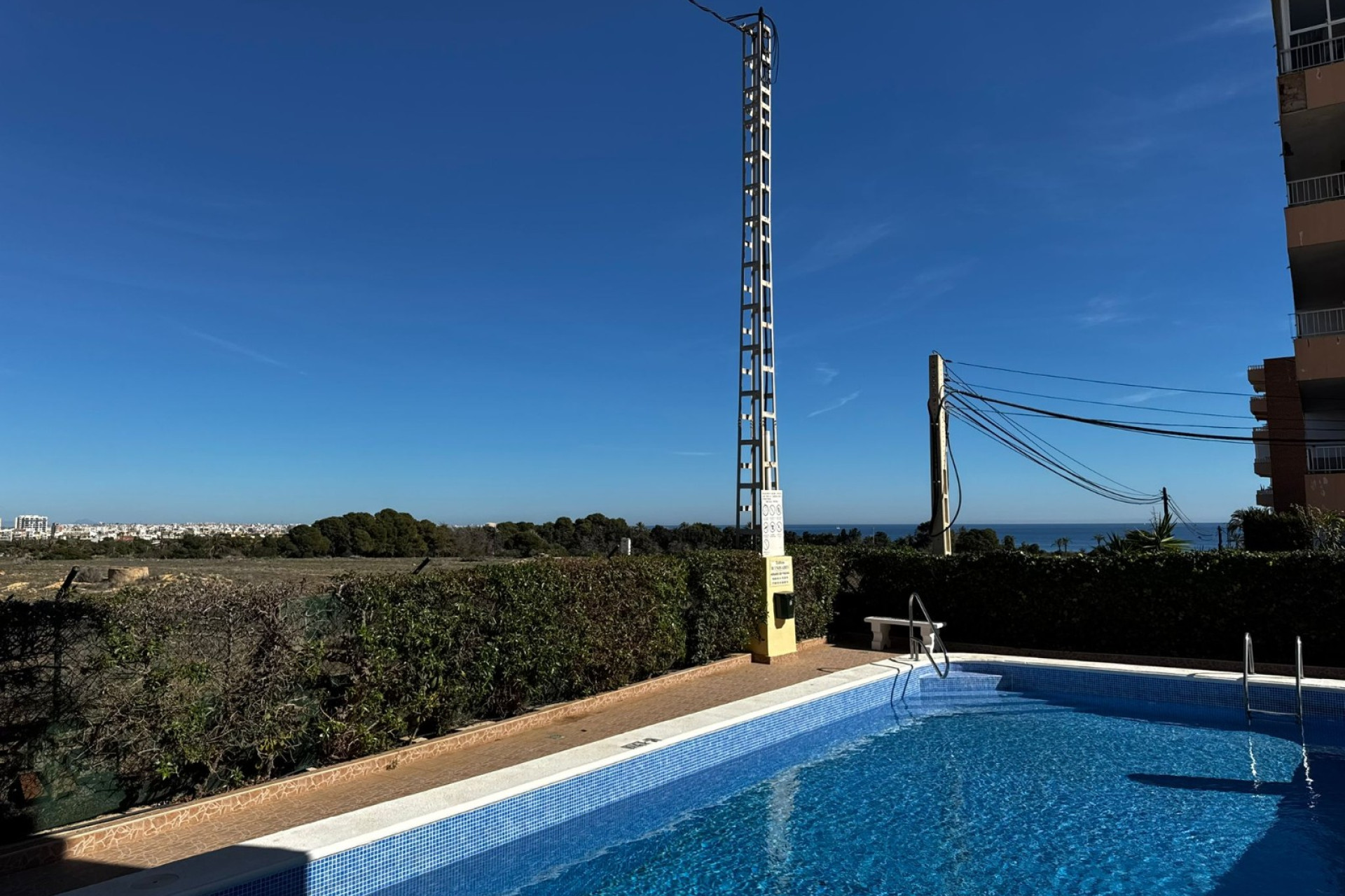 Odsprzedaż - Mieszkanie w bloku - Torrevieja - Punta Prima