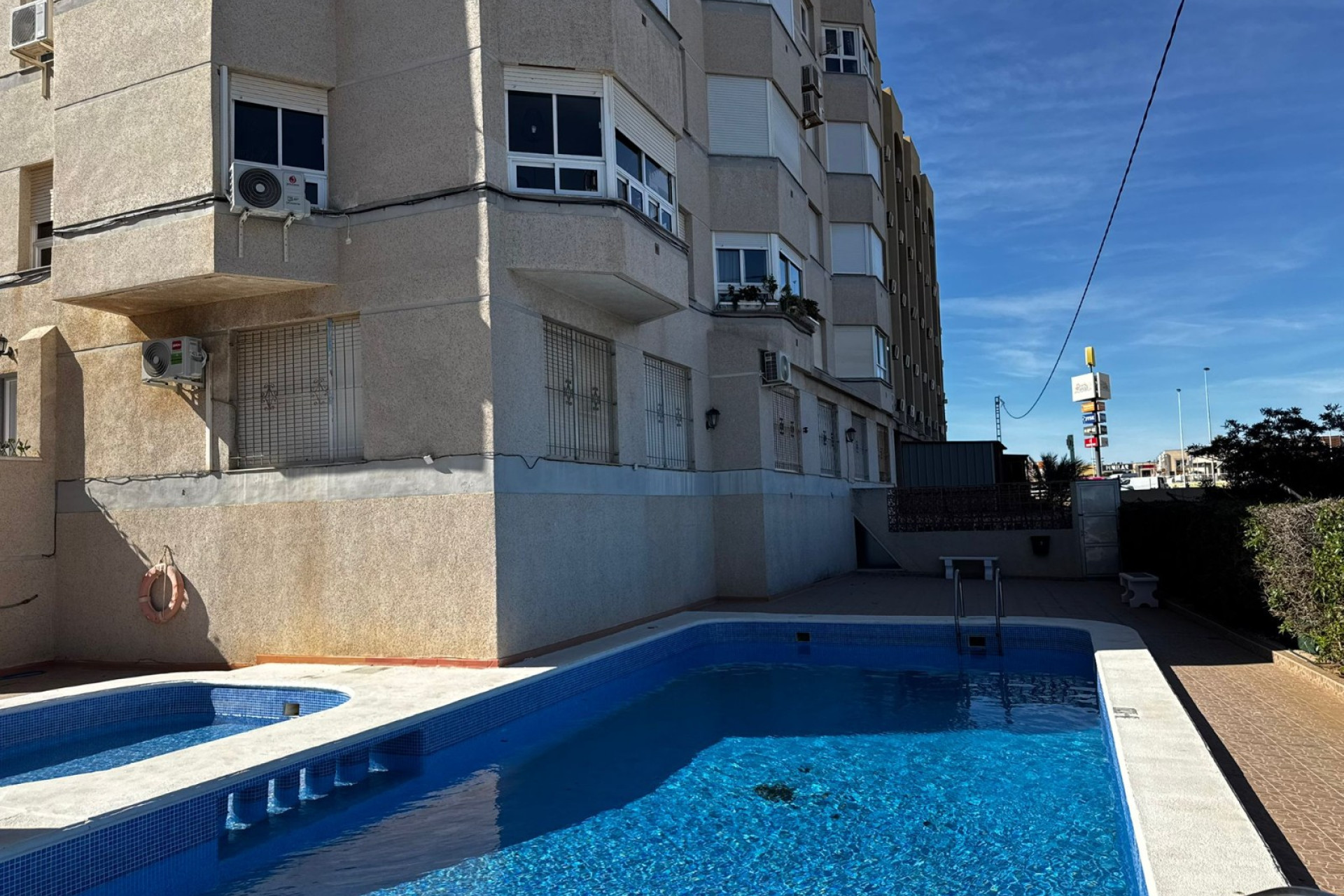 Odsprzedaż - Mieszkanie w bloku - Torrevieja - Punta Prima