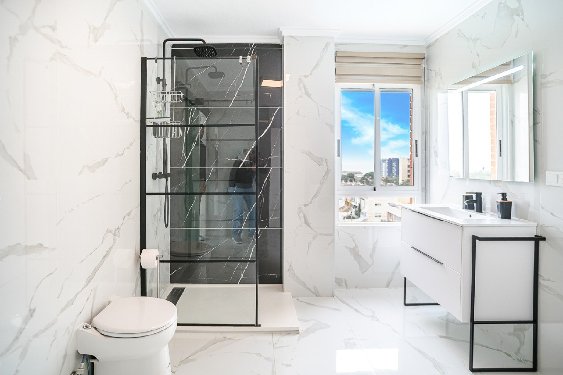 Odsprzedaż - Mieszkanie w bloku - Torrevieja - Punta Prima