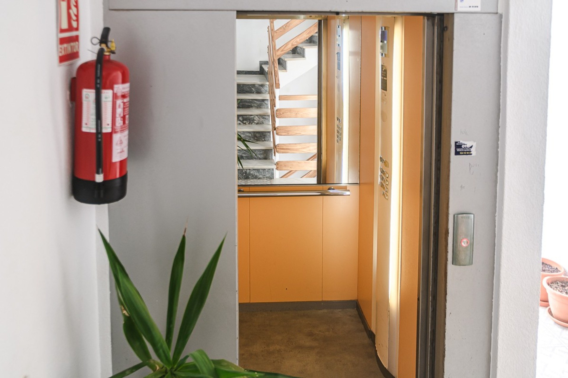 Odsprzedaż - Mieszkanie w bloku - Torrevieja - Punta Prima