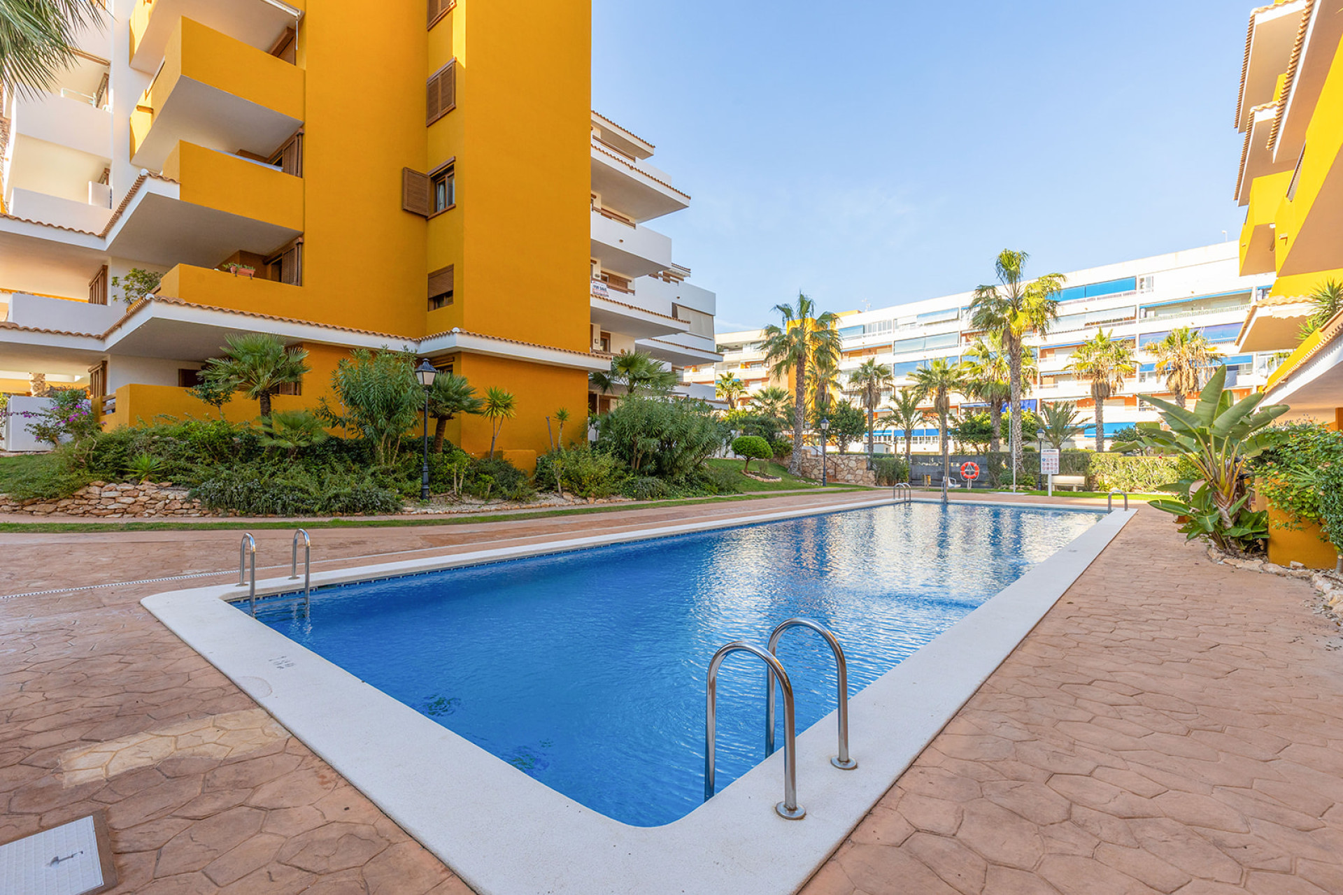 Odsprzedaż - Mieszkanie w bloku - Torrevieja - Punta Prima