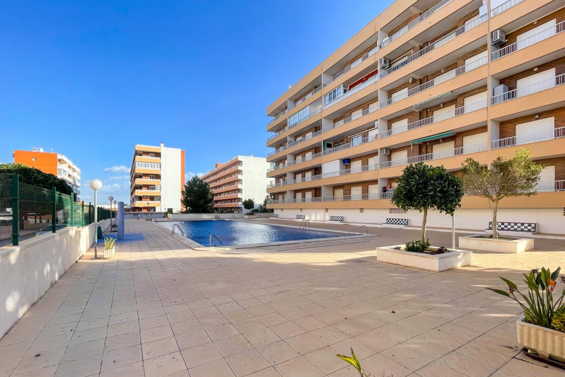 Odsprzedaż - Mieszkanie w bloku - Torrevieja - Punta Prima