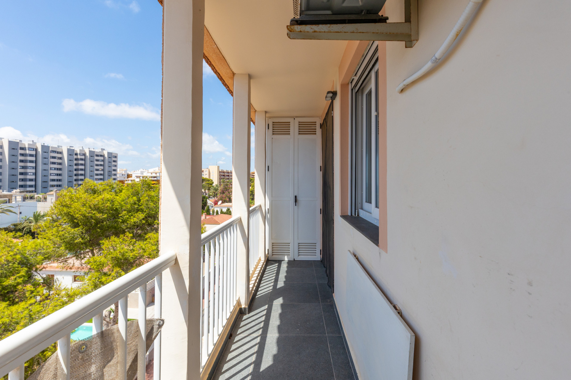 Odsprzedaż - Mieszkanie w bloku - Torrevieja - Rocio del Mar