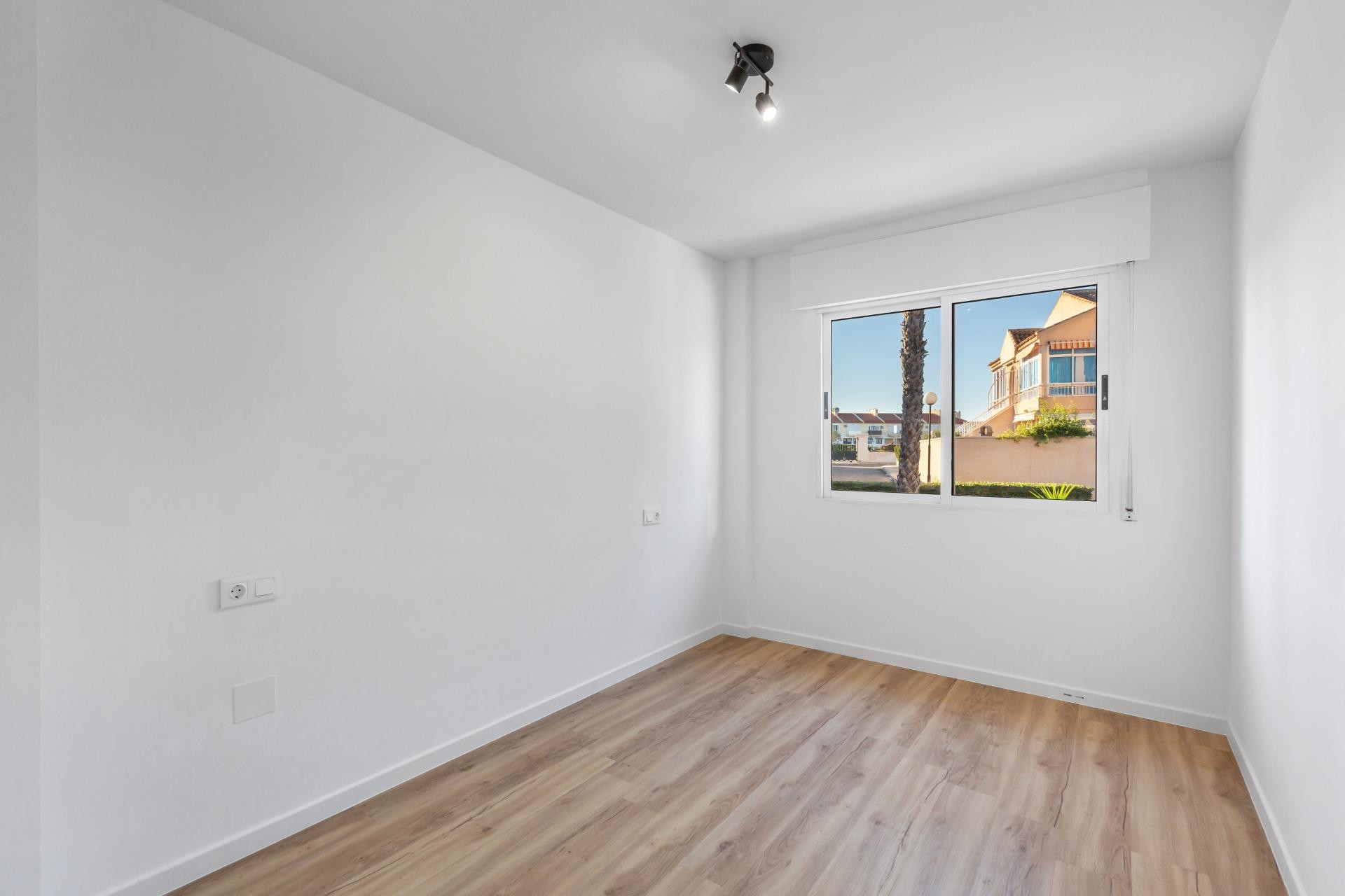 Odsprzedaż - Mieszkanie w bloku - Torrevieja - Torreblanca