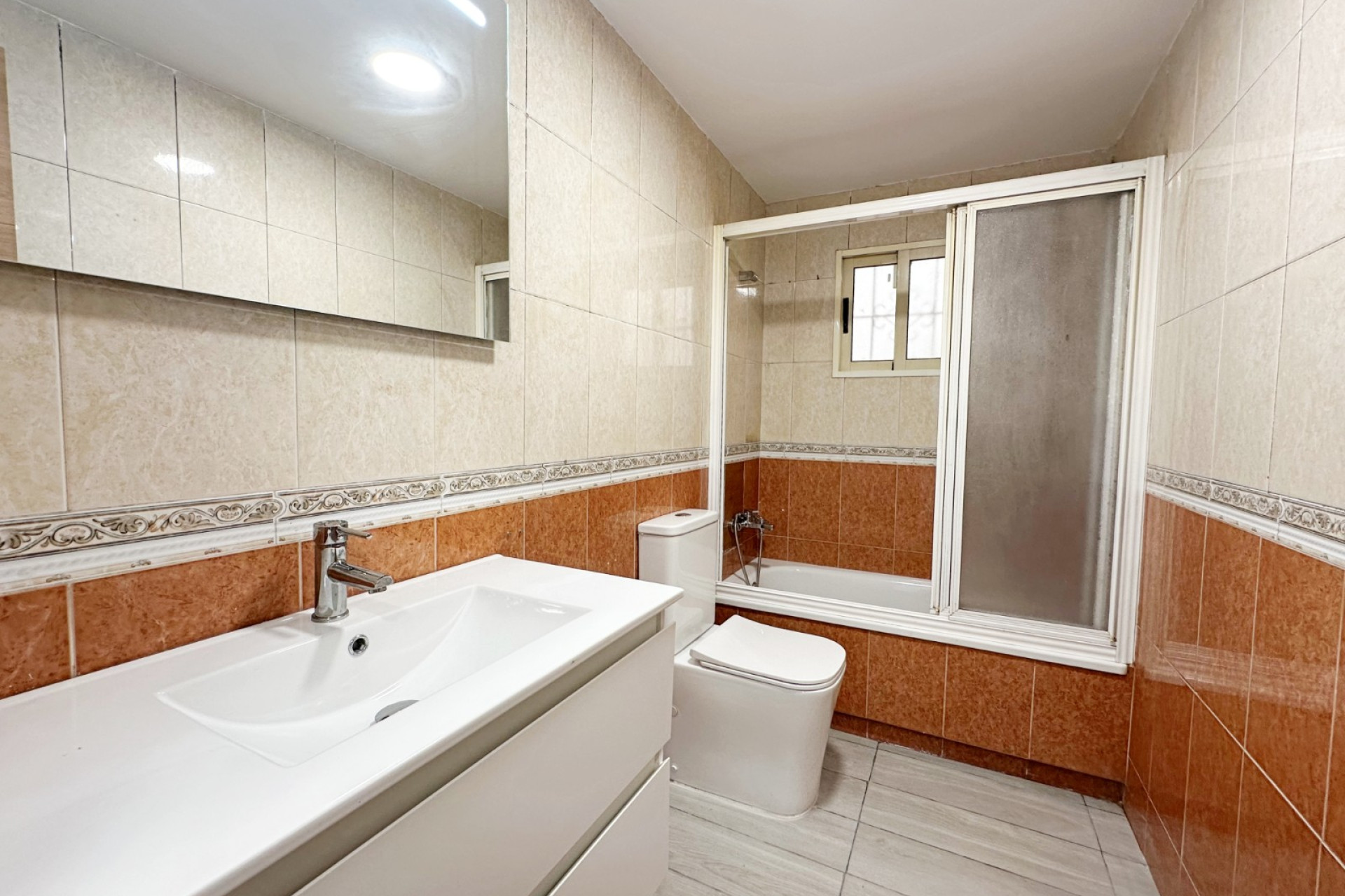 Odsprzedaż - Mieszkanie w bloku - Torrevieja - torrevieja