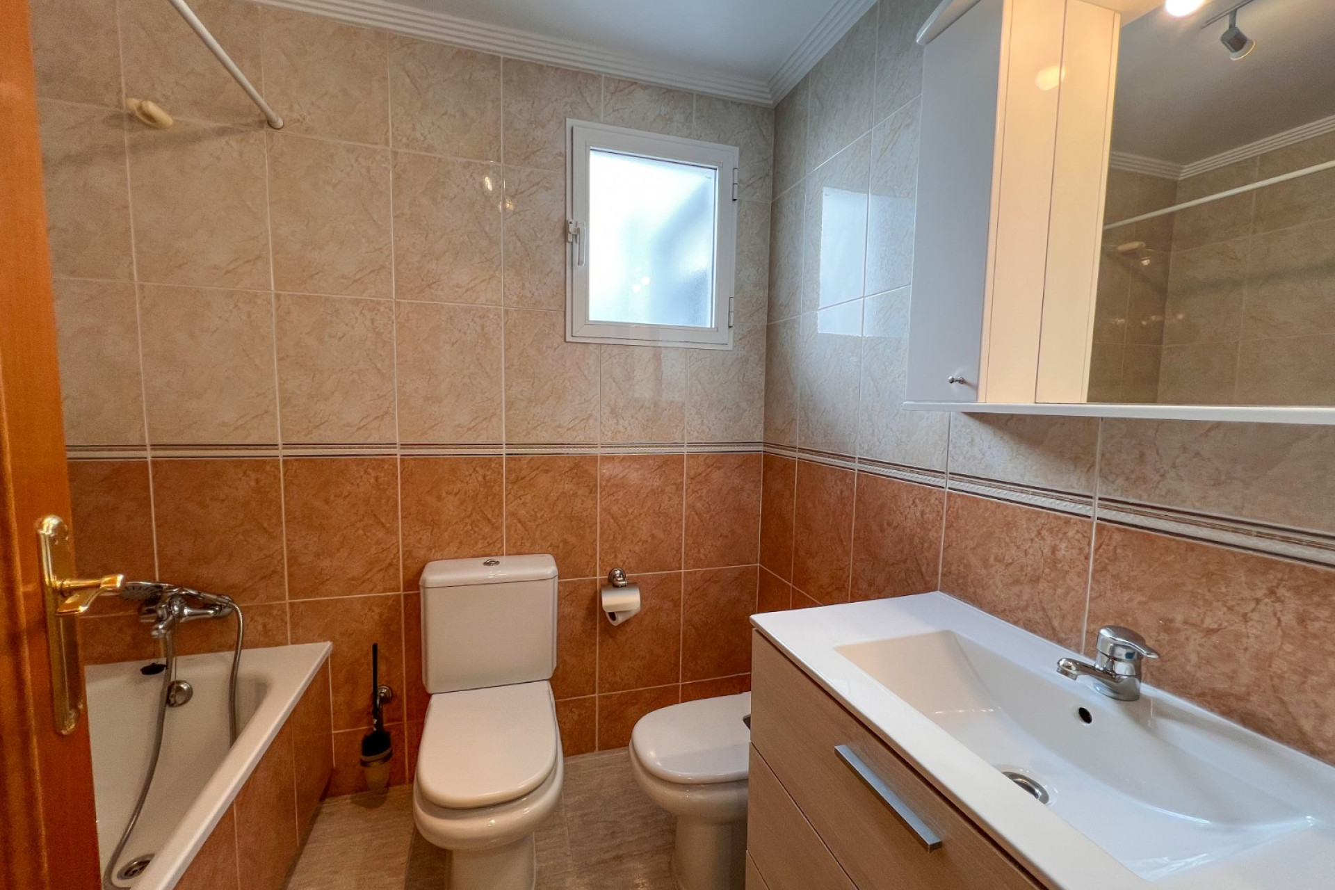 Odsprzedaż - Mieszkanie w bloku - Torrevieja - torrevieja