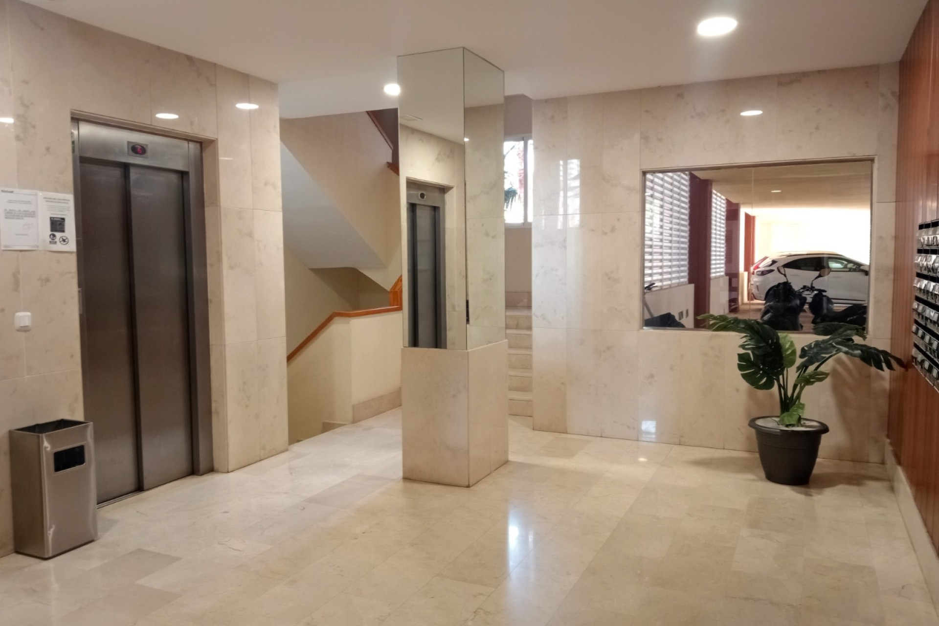 Odsprzedaż - Mieszkanie w bloku - Villajoyosa - Cala de Villajoyosa