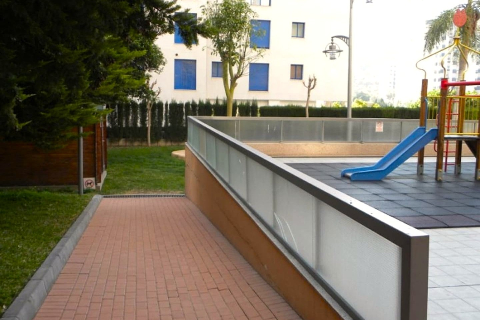 Odsprzedaż - Mieszkanie w bloku - Villajoyosa - Cala de Villajoyosa