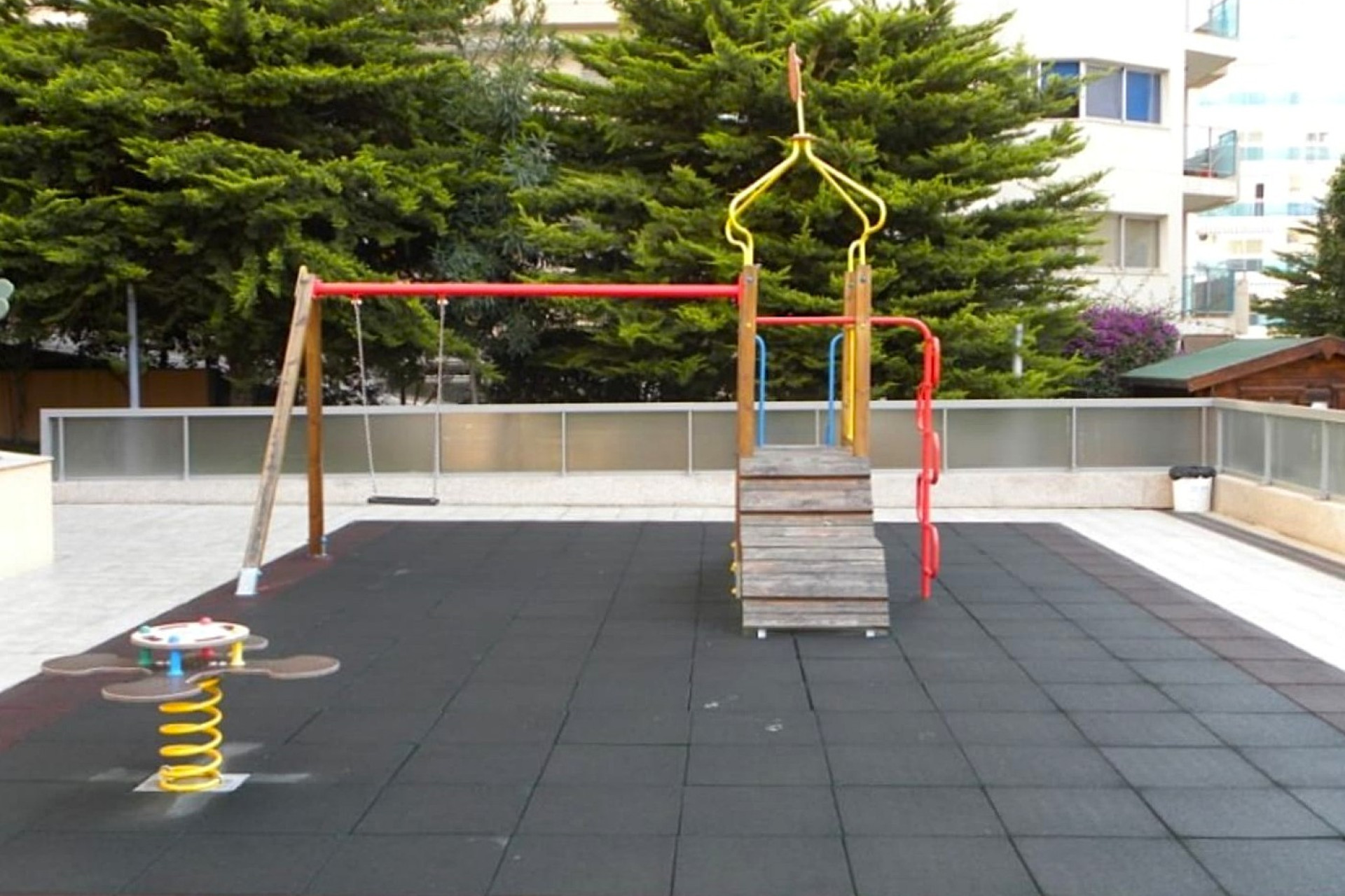 Odsprzedaż - Mieszkanie w bloku - Villajoyosa - Cala de Villajoyosa