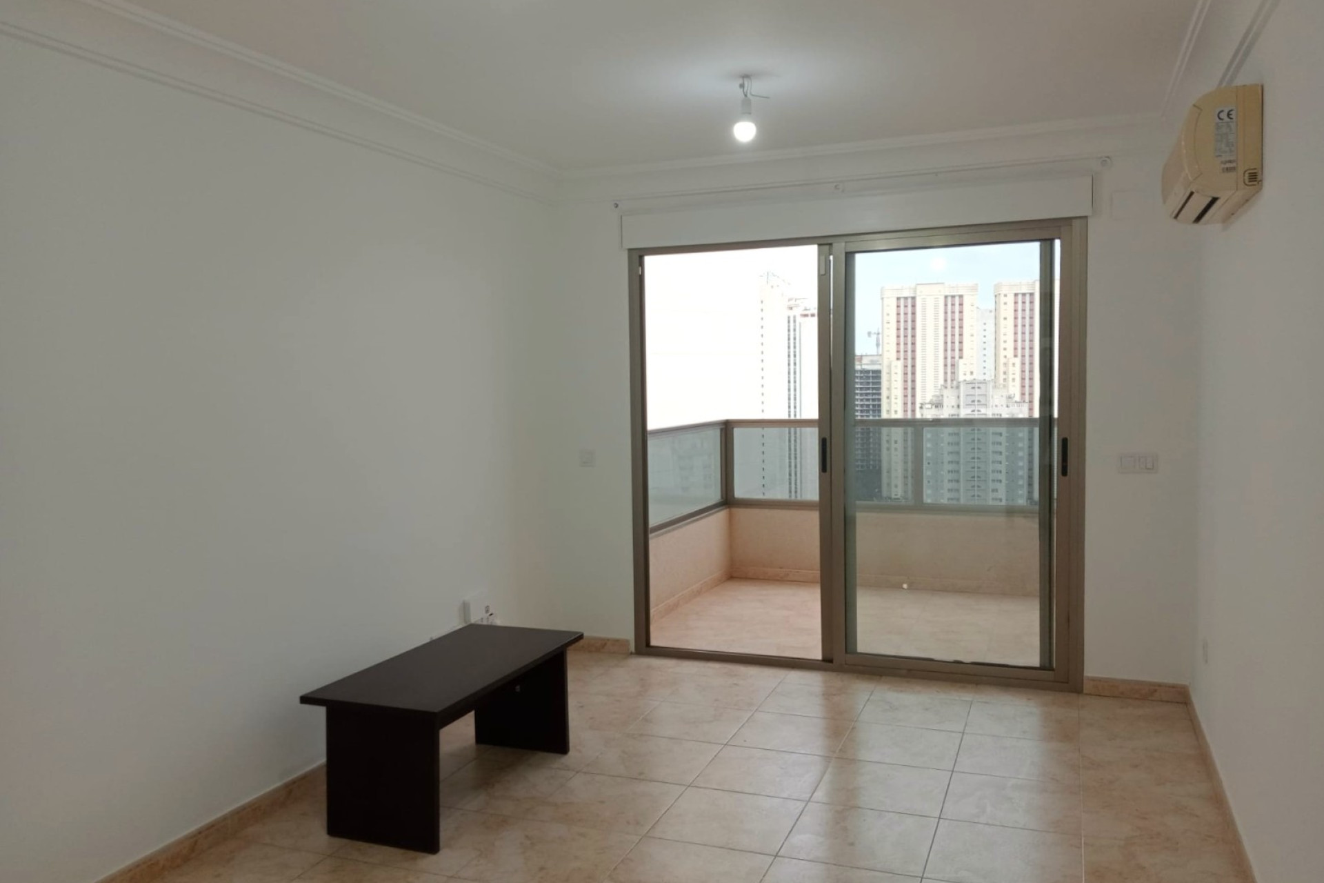 Odsprzedaż - Mieszkanie w bloku - Villajoyosa - Cala de Villajoyosa