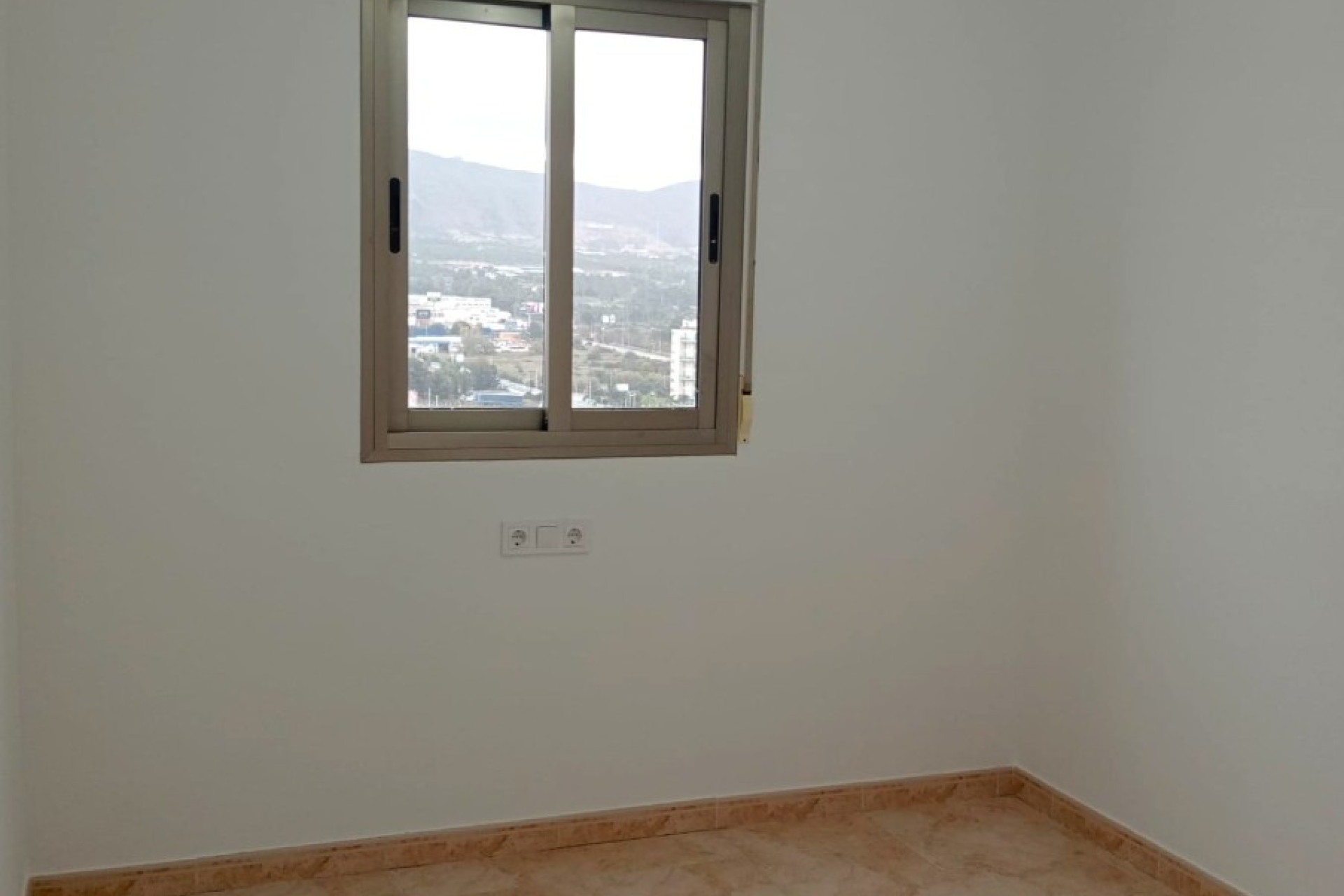 Odsprzedaż - Mieszkanie w bloku - Villajoyosa - Cala de Villajoyosa