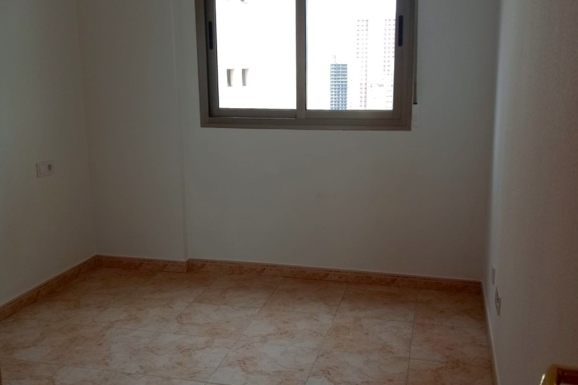 Odsprzedaż - Mieszkanie w bloku - Villajoyosa - Cala de Villajoyosa