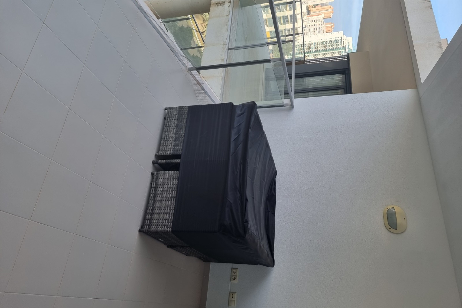 Odsprzedaż - Mieszkanie w bloku - Villajoyosa - Cala de Villajoyosa