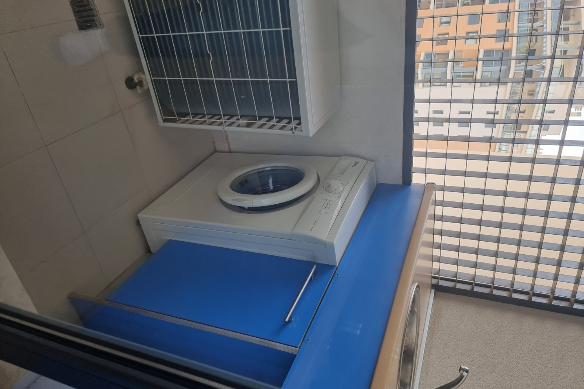 Odsprzedaż - Mieszkanie w bloku - Villajoyosa - Cala de Villajoyosa