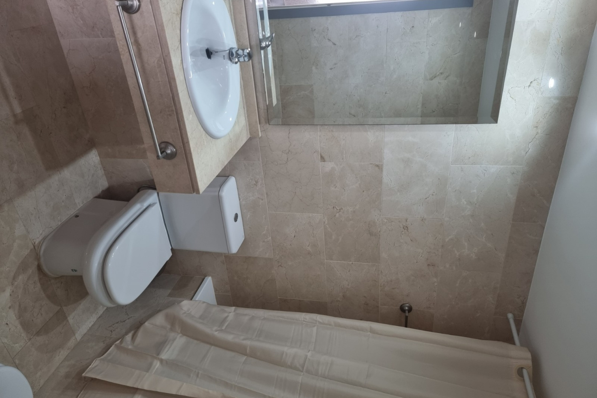 Odsprzedaż - Mieszkanie w bloku - Villajoyosa - Cala de Villajoyosa