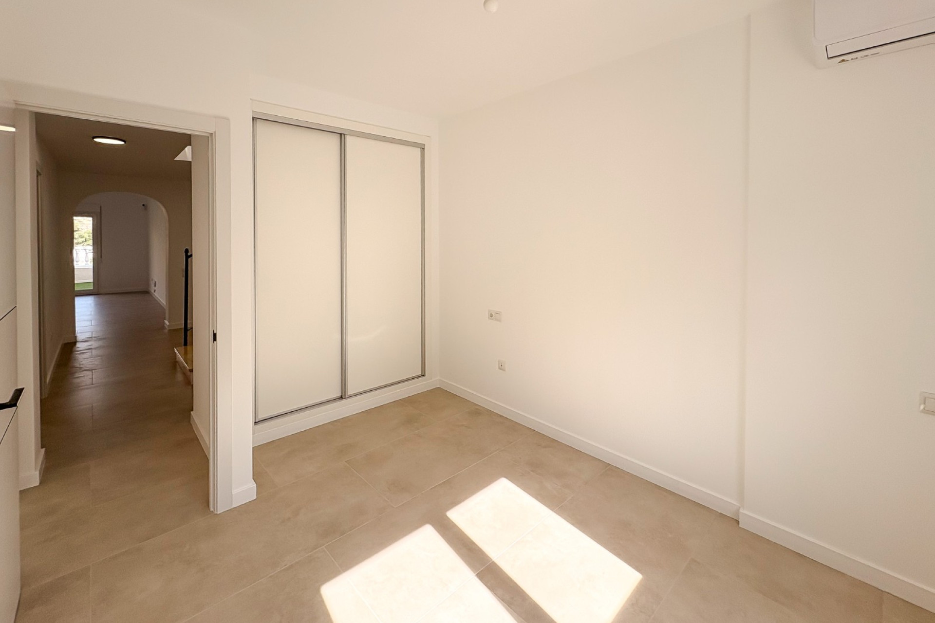 Odsprzedaż - Semi-detached villa - El Campello - Pueblo Acantilado - Venta Lanuza