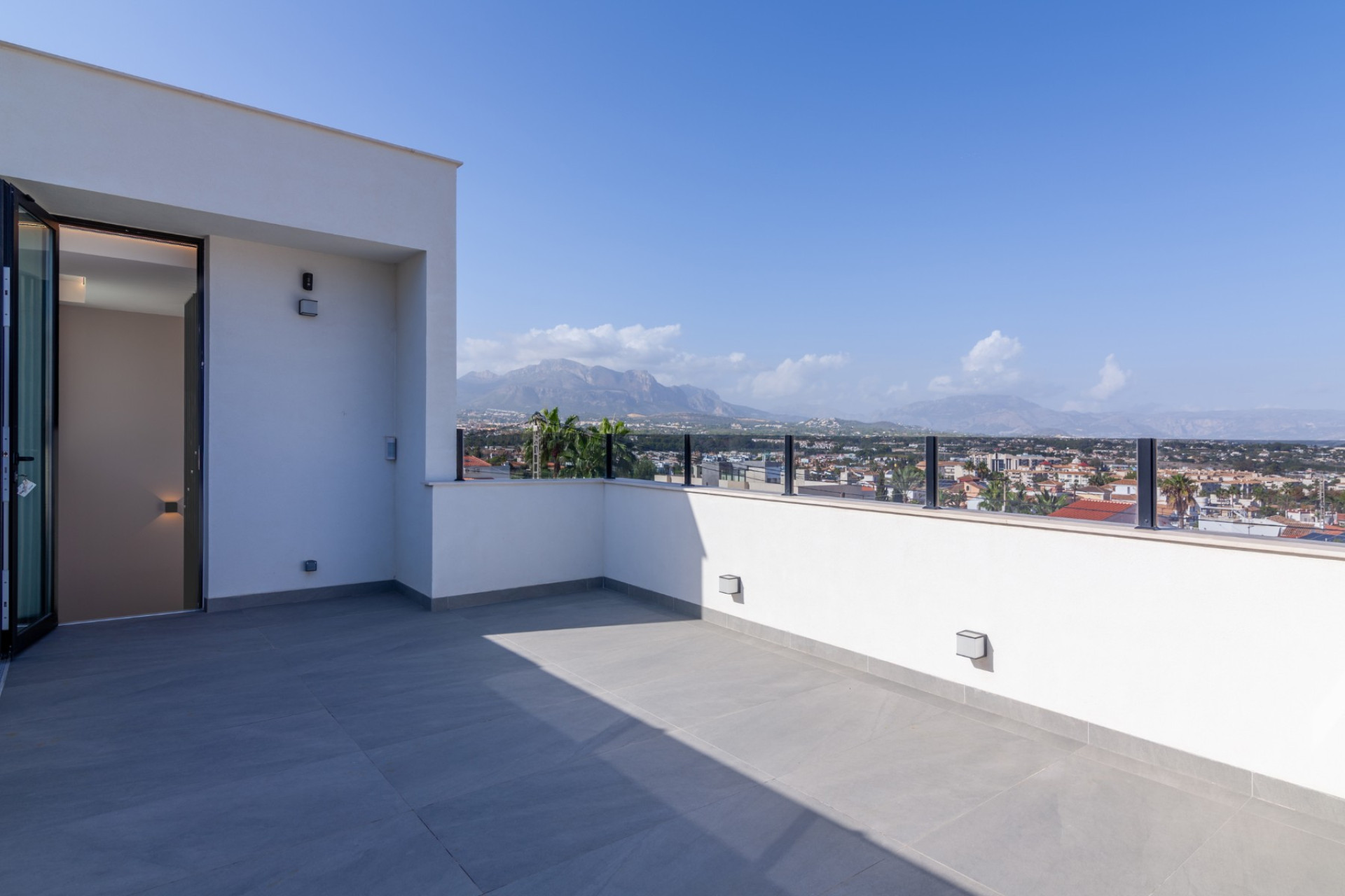 Odsprzedaż - Villa - Albir