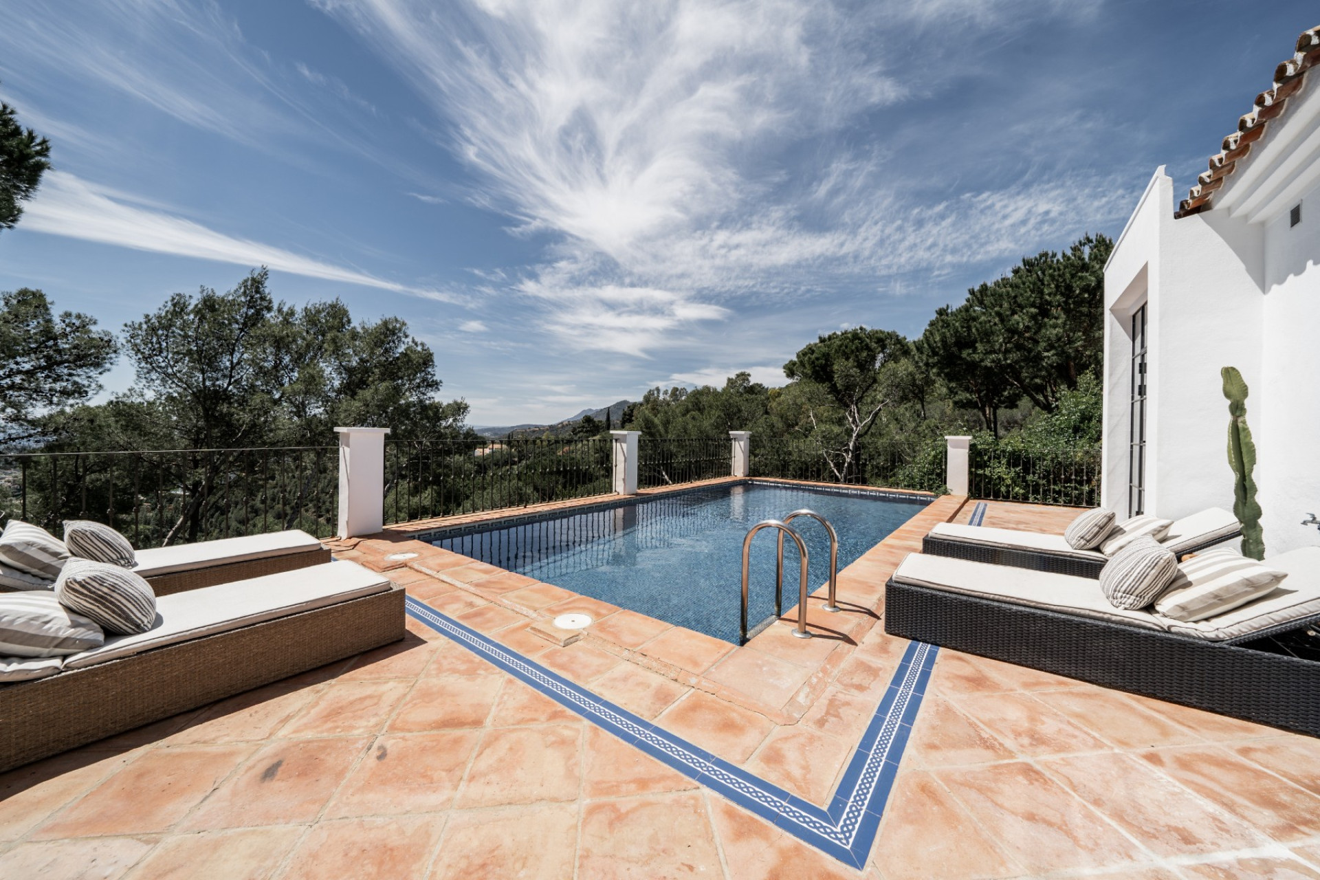 Odsprzedaż - Villa - Benahavis - Benahavís