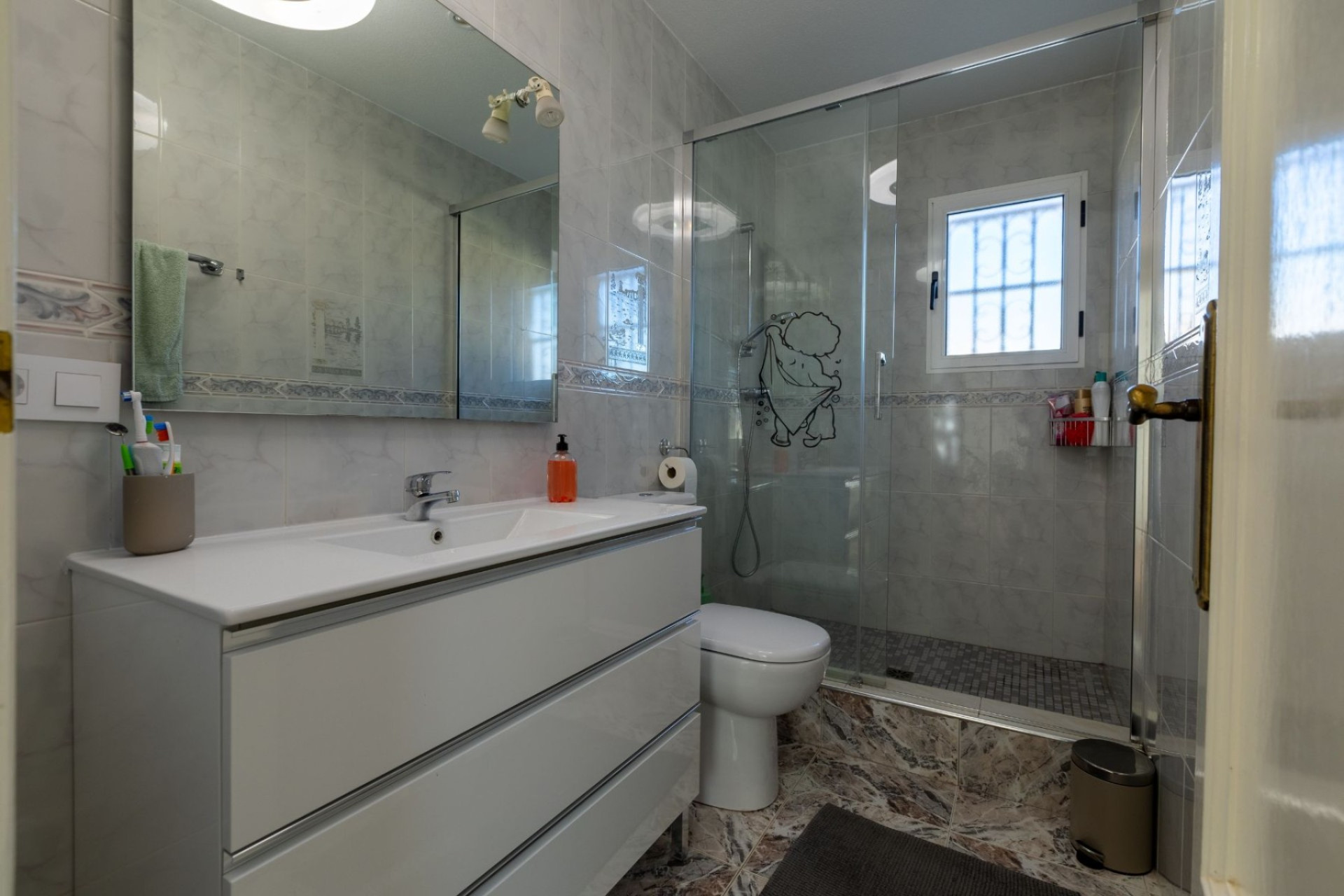 Odsprzedaż - Villa - Benijofar