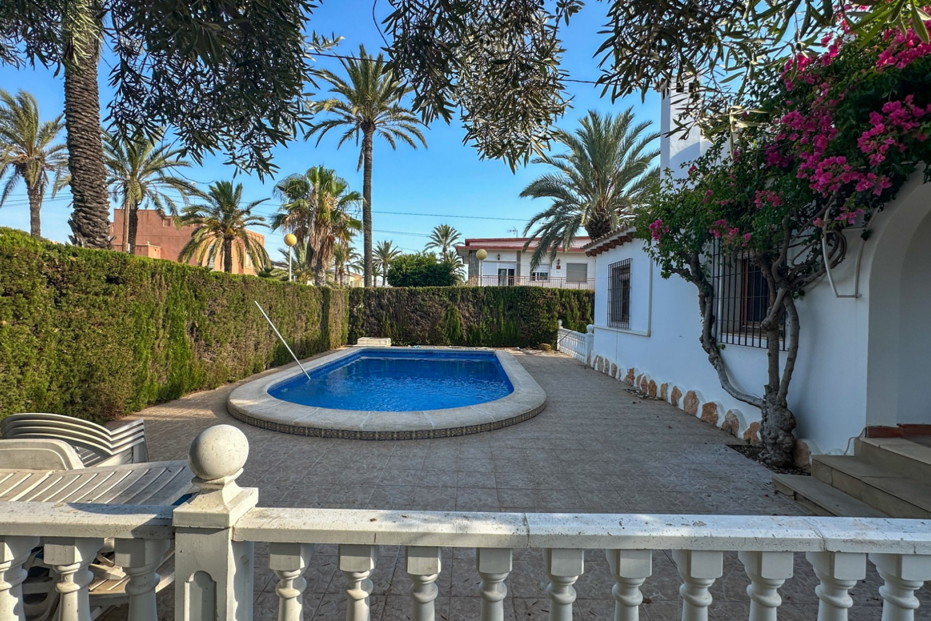 Odsprzedaż - Villa - Cabo Roig