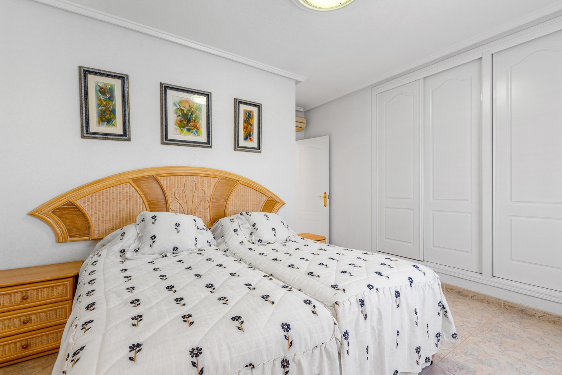 Odsprzedaż - Villa - Ciudad Quesada