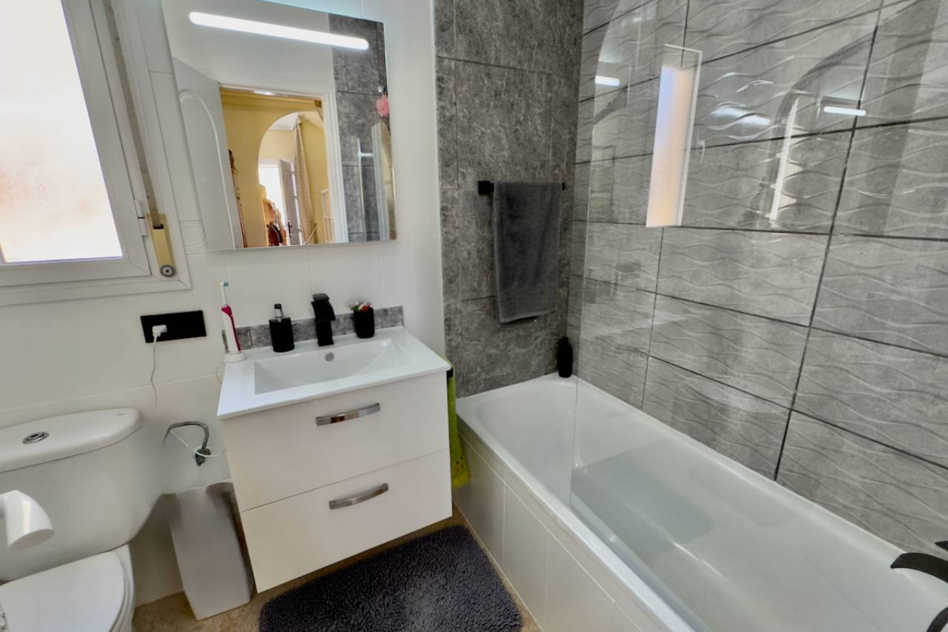 Odsprzedaż - Villa - Ciudad Quesada