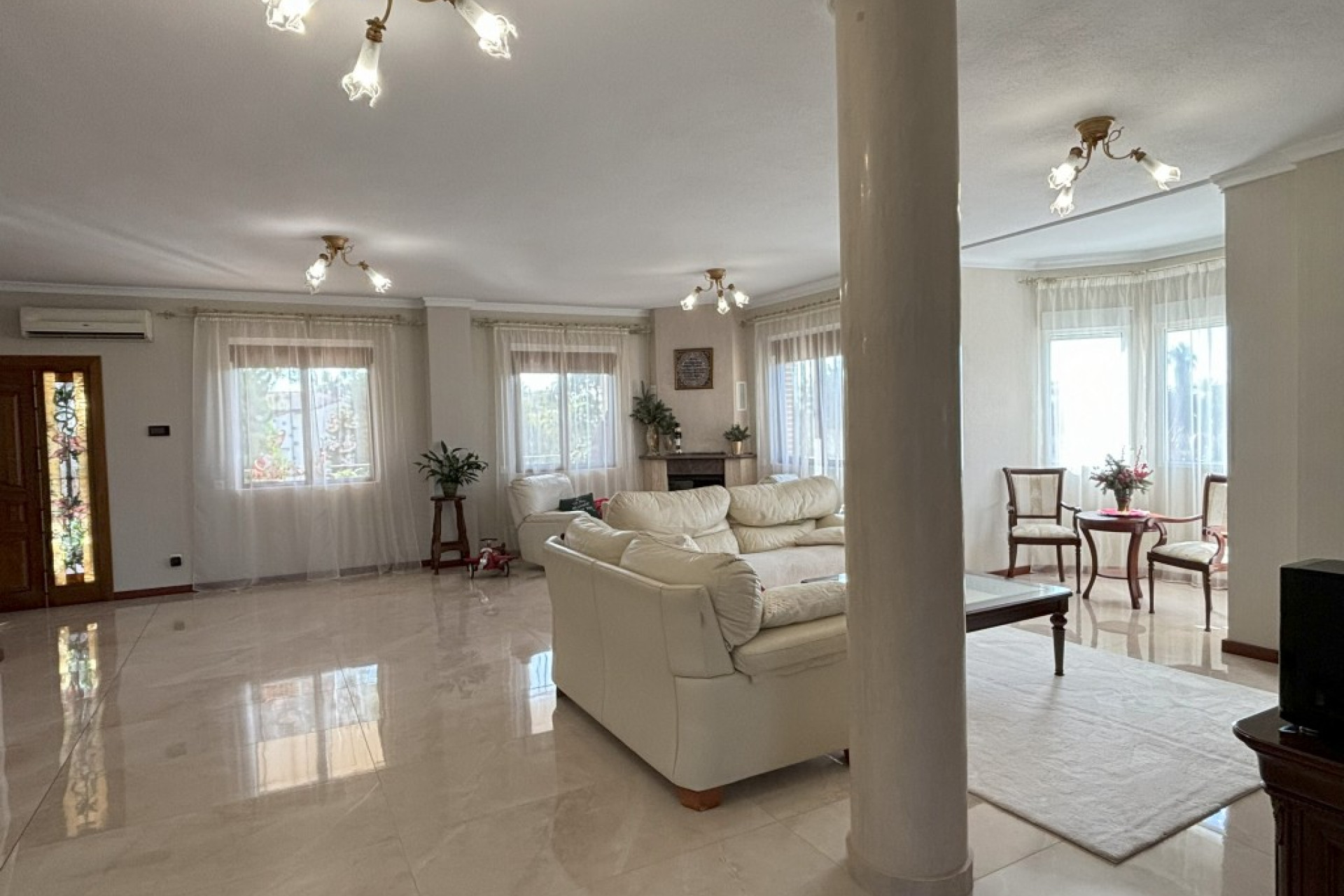 Odsprzedaż - Villa - Ciudad Quesada