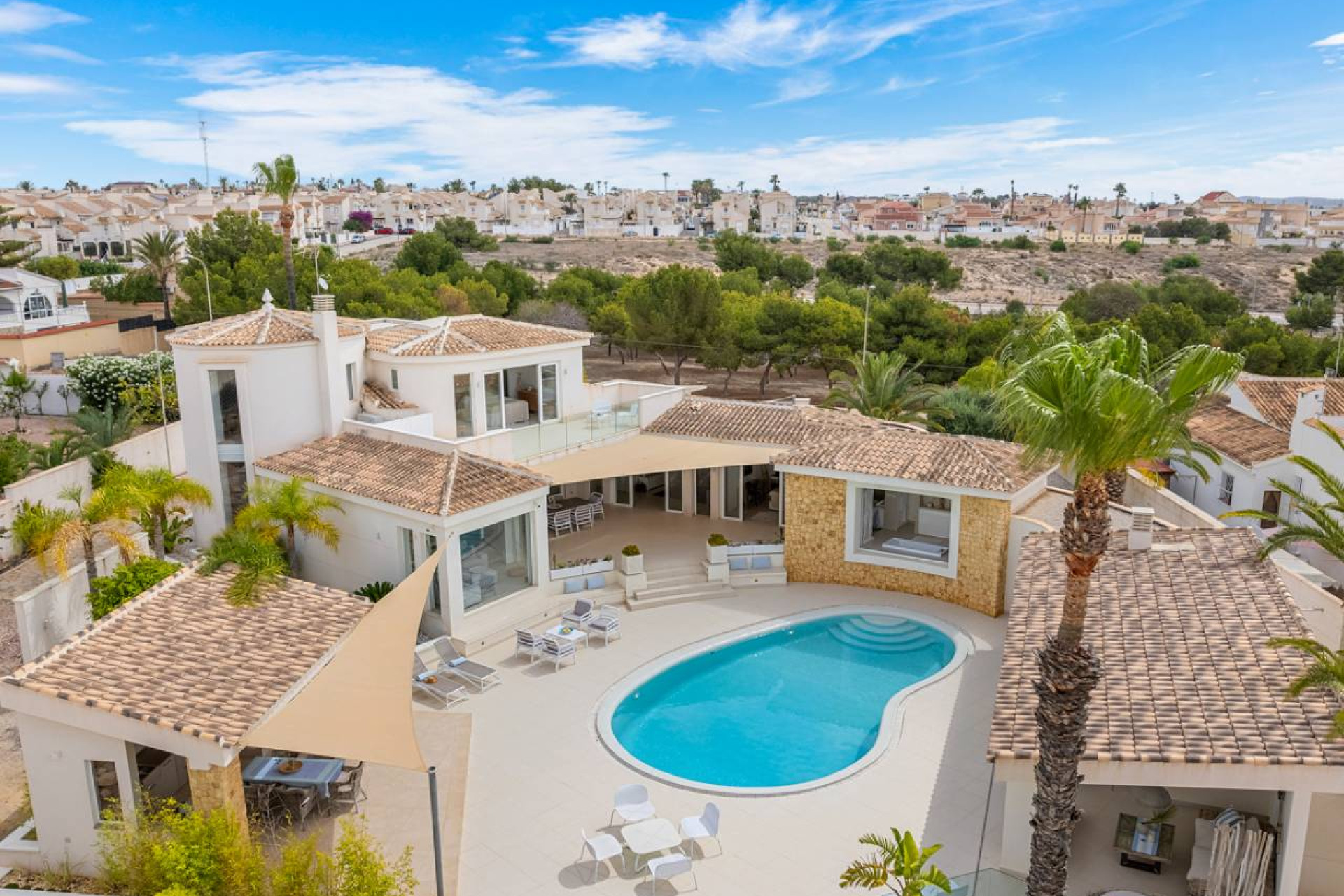 Odsprzedaż - Villa - Ciudad Quesada