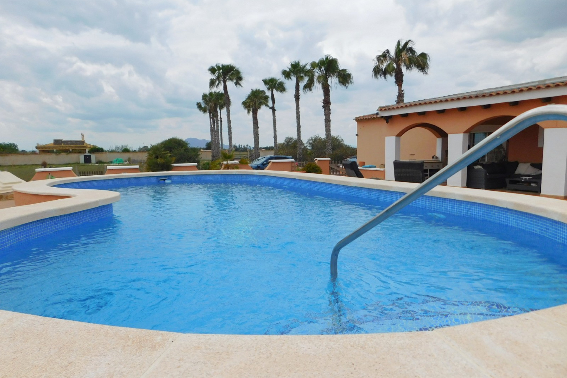 Odsprzedaż - Villa - Dolores