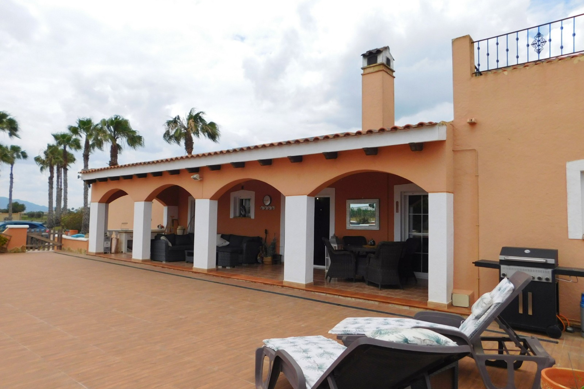 Odsprzedaż - Villa - Dolores