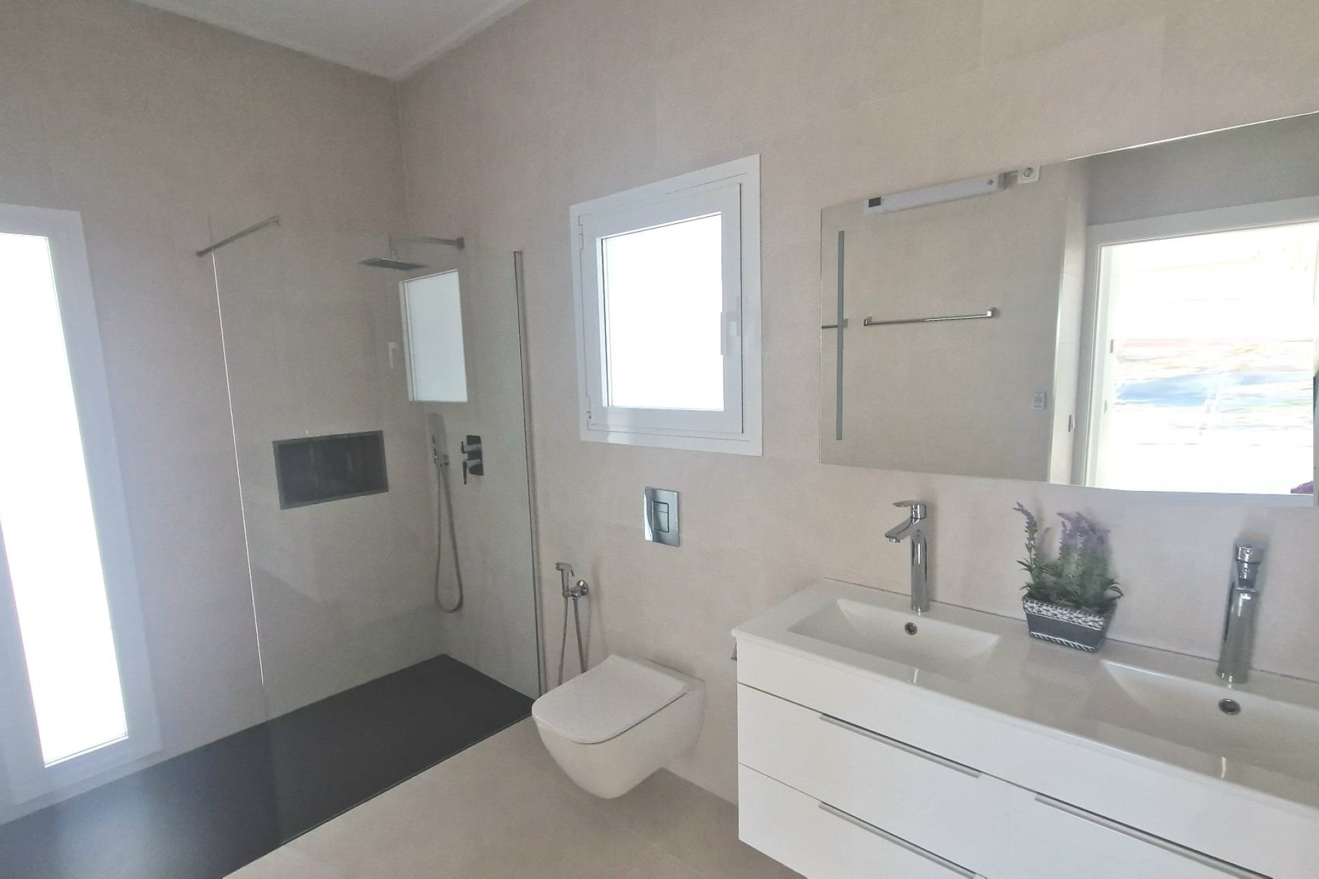 Odsprzedaż - Villa - La Marina - La Marina / El Pinet