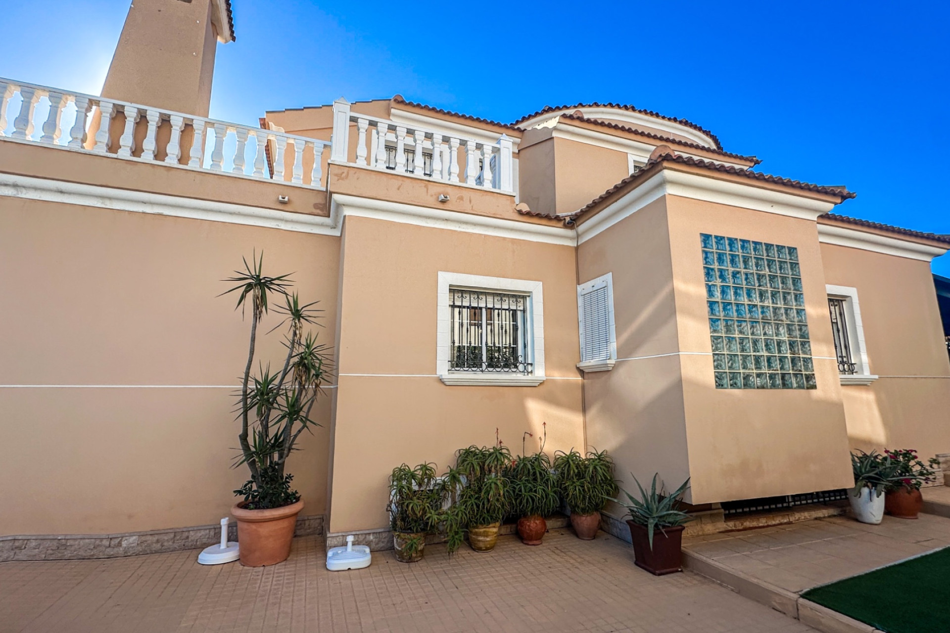 Odsprzedaż - Villa - La Mata