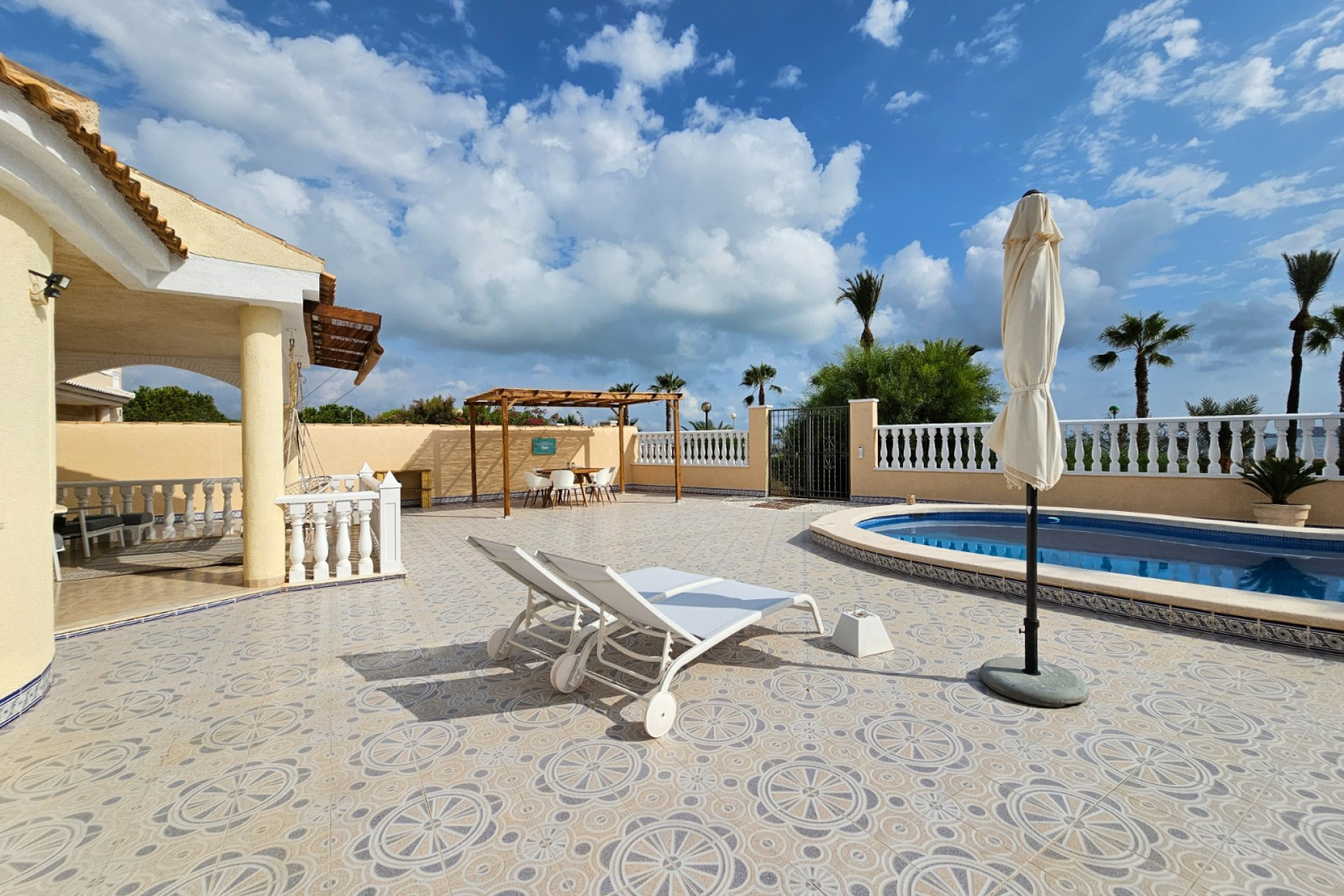 Odsprzedaż - Villa - Los Urrutias - Estrella De Mar