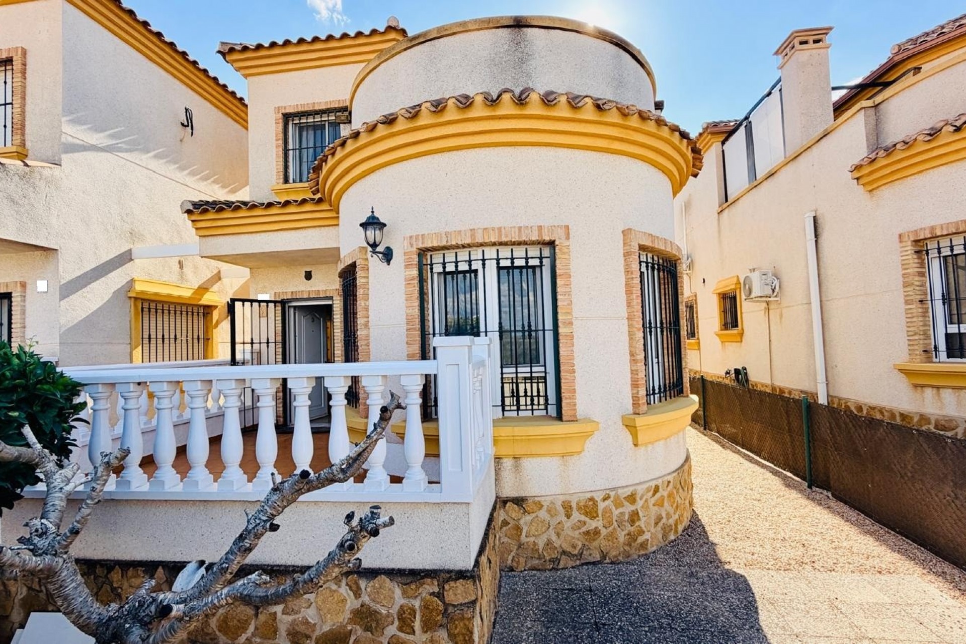 Odsprzedaż - Villa - Montesinos - La Herrada