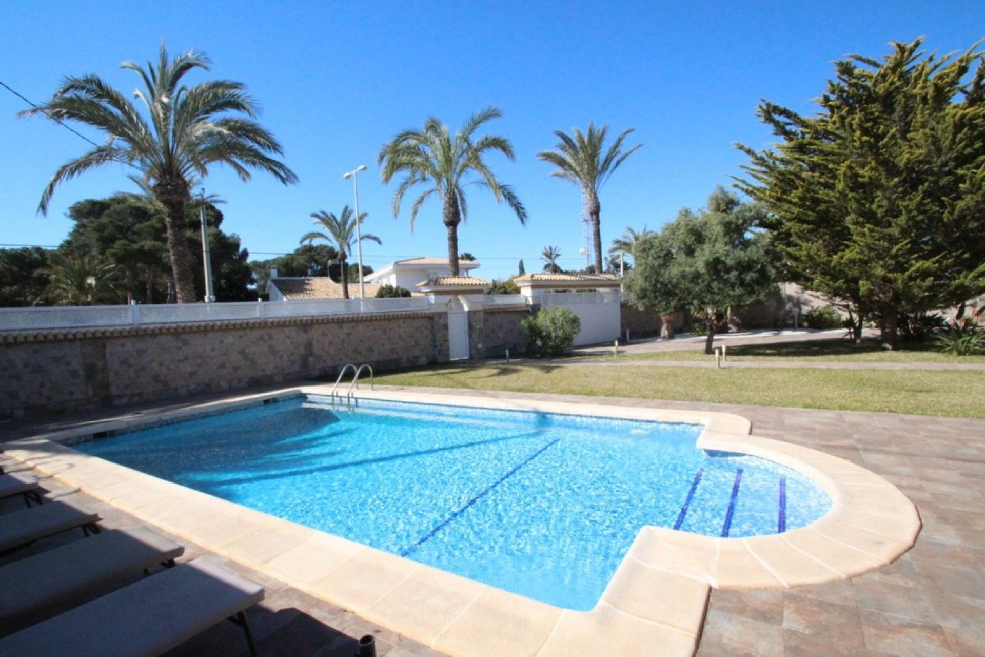 Odsprzedaż - Villa - Orihuela Costa - Cabo Roig