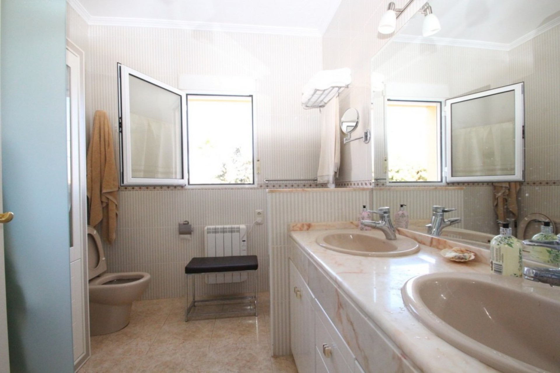Odsprzedaż - Villa - Orihuela Costa - Cabo Roig