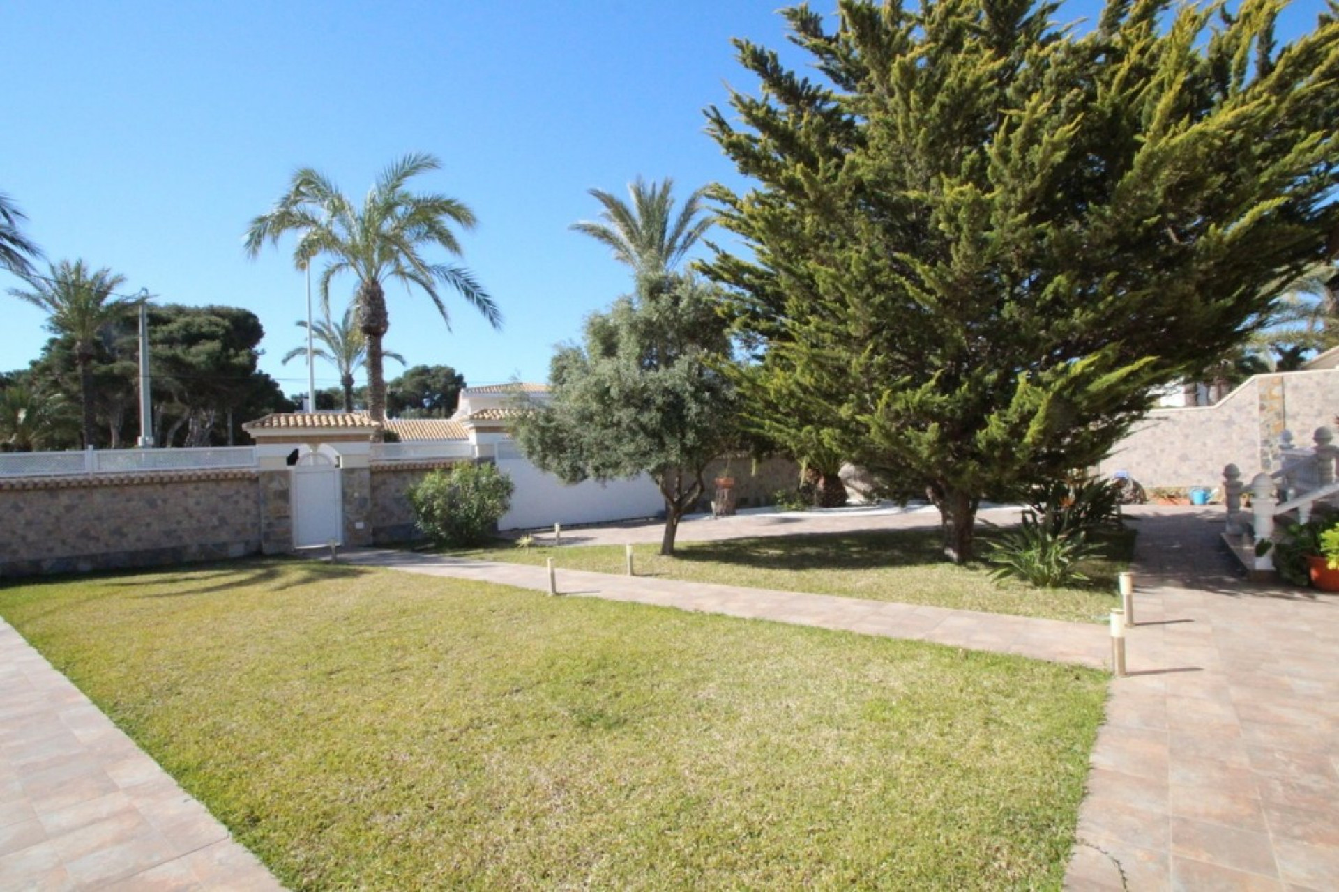 Odsprzedaż - Villa - Orihuela Costa - Cabo Roig