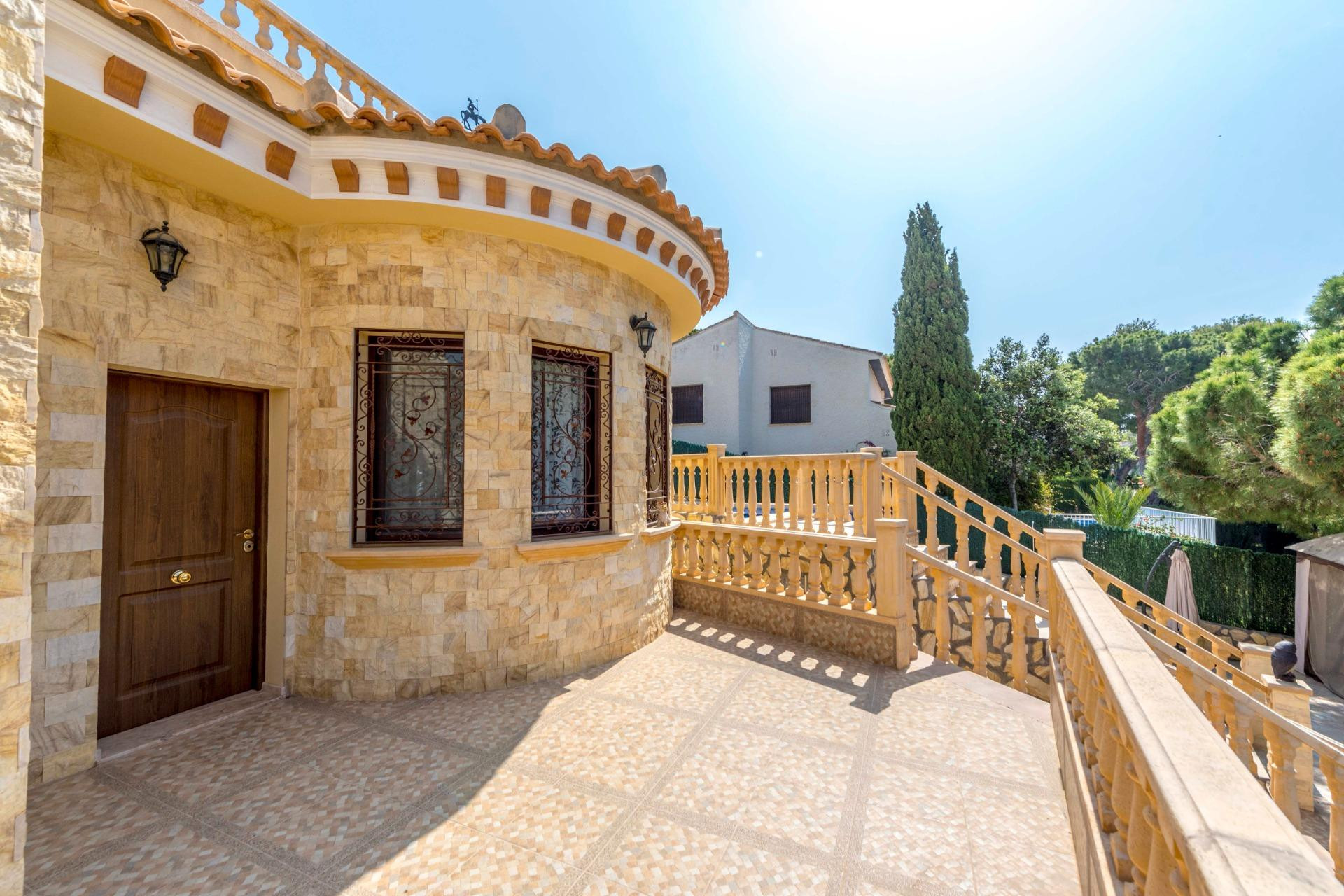 Odsprzedaż - Villa - Orihuela Costa - Campoamor