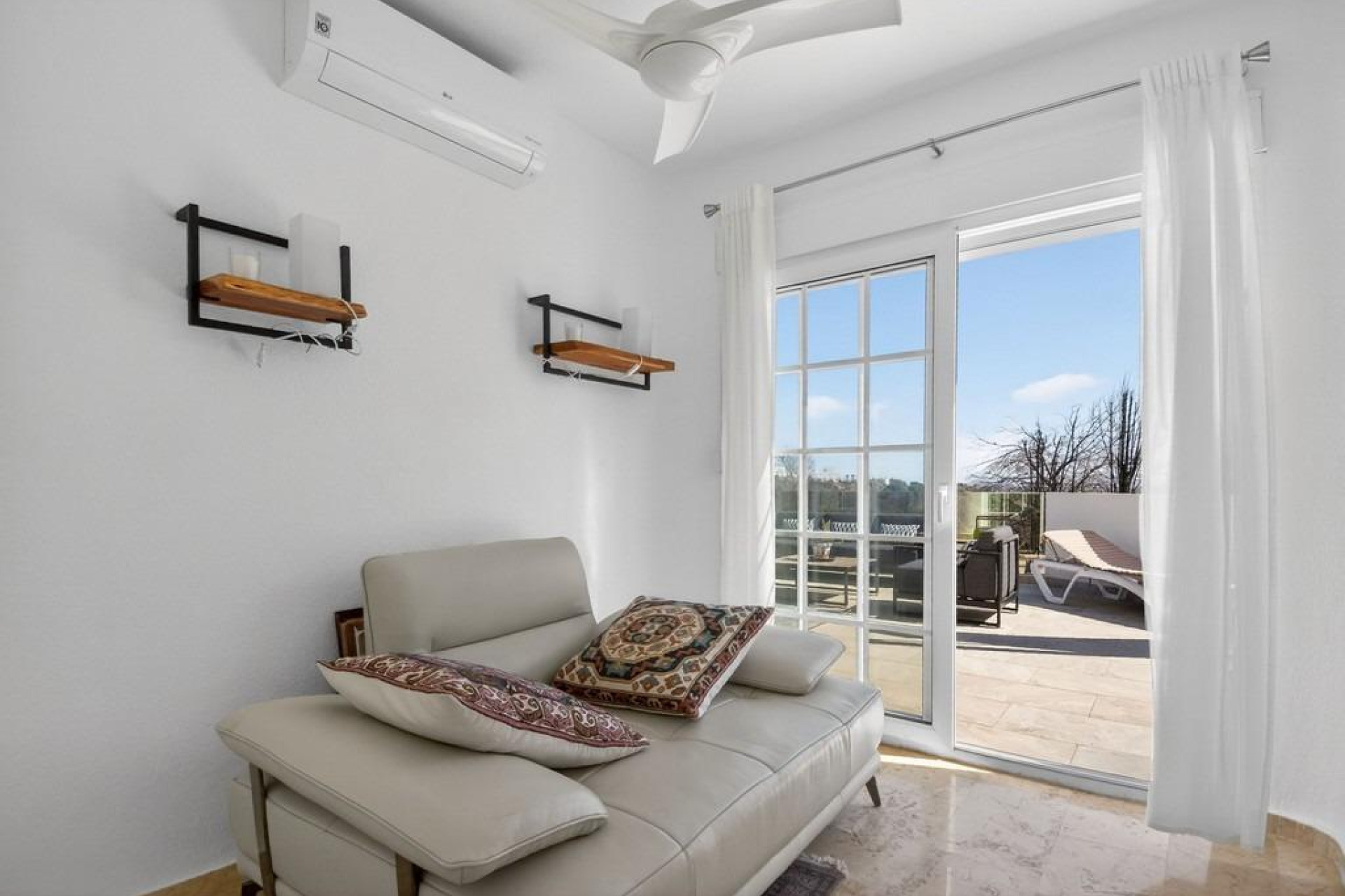 Odsprzedaż - Villa - Orihuela Costa - Las Ramblas