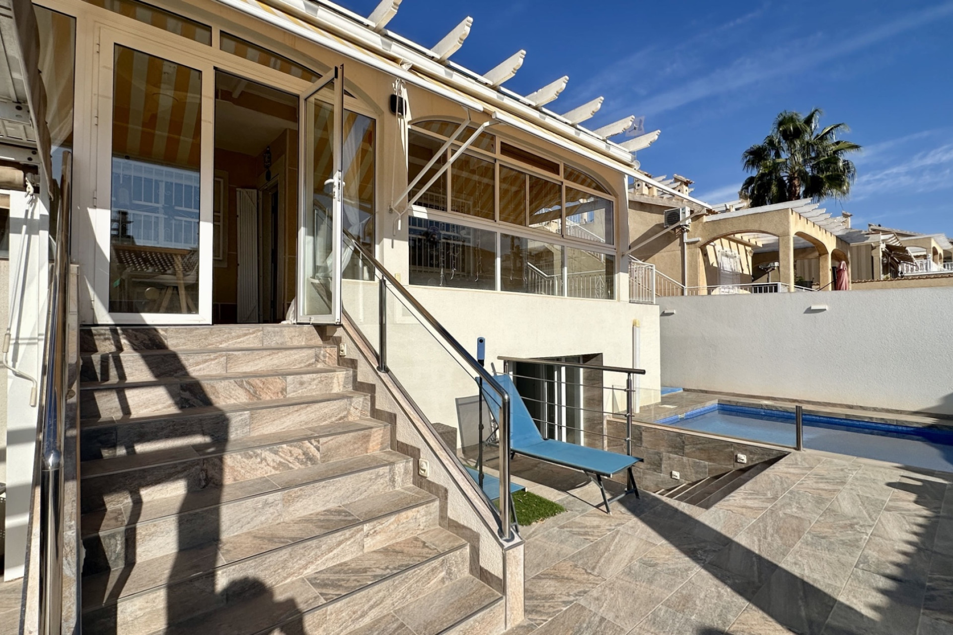 Odsprzedaż - Villa - Orihuela Costa - Los Altos