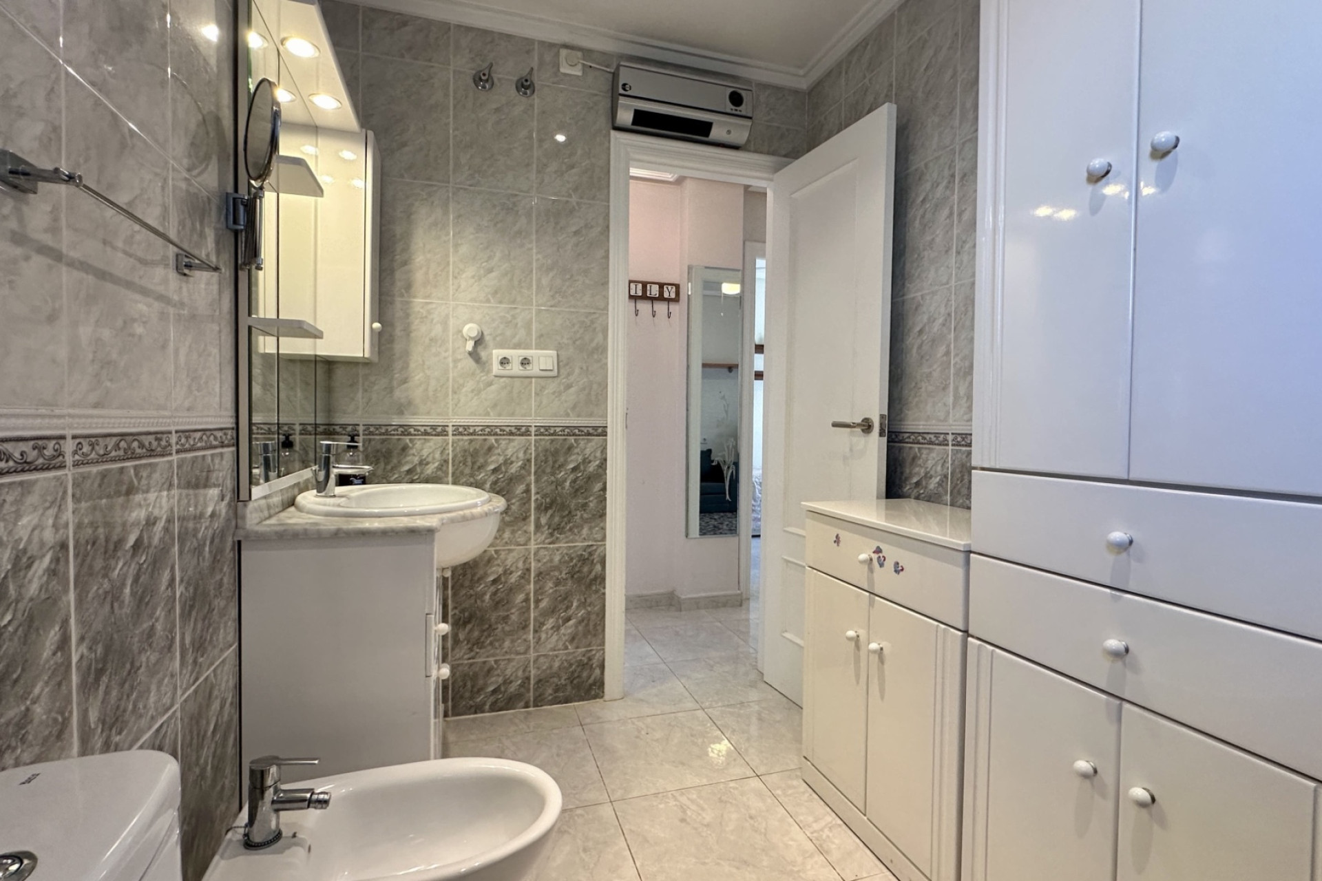 Odsprzedaż - Villa - Orihuela Costa - Los Altos