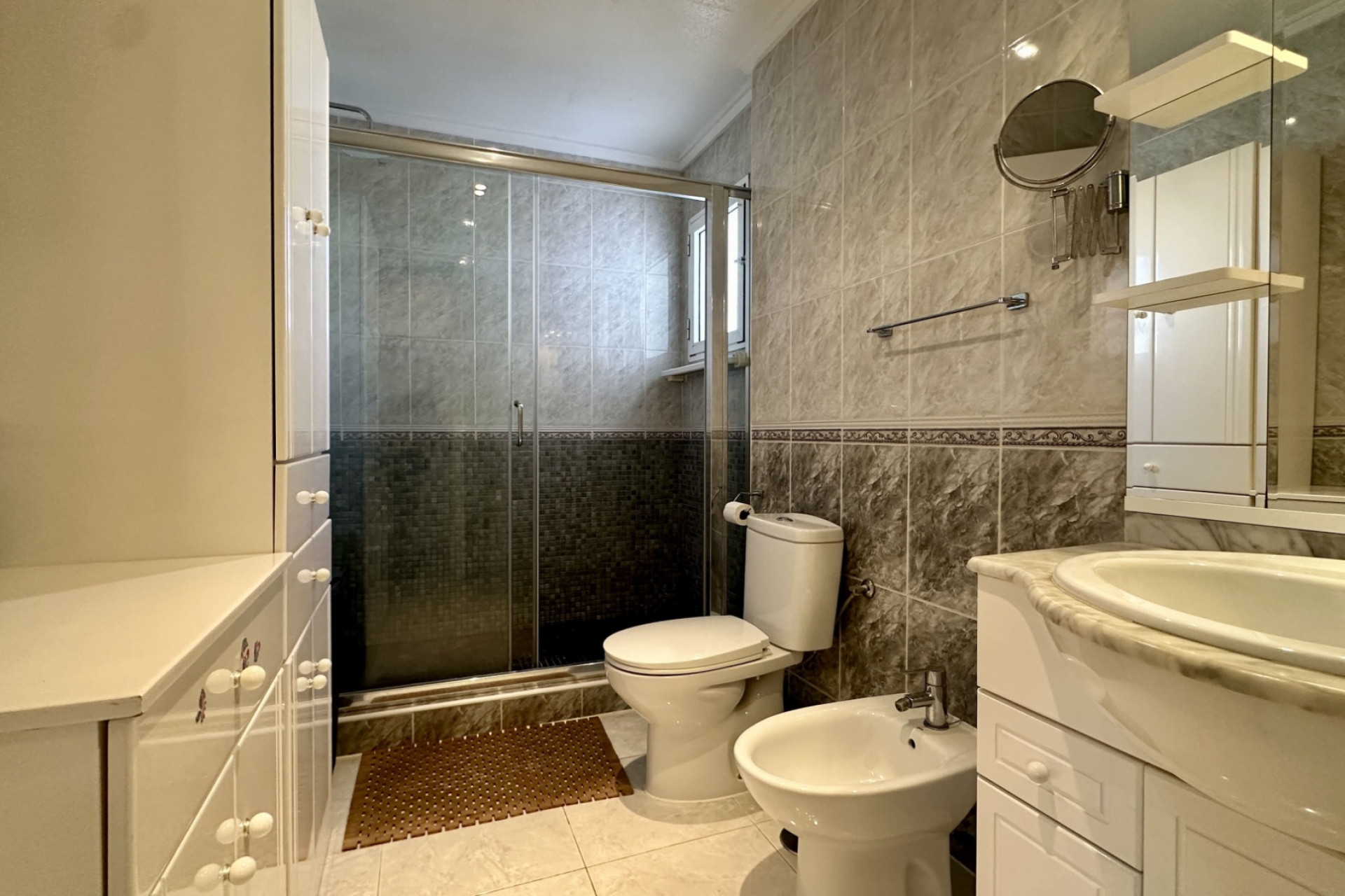 Odsprzedaż - Villa - Orihuela Costa - Los Altos