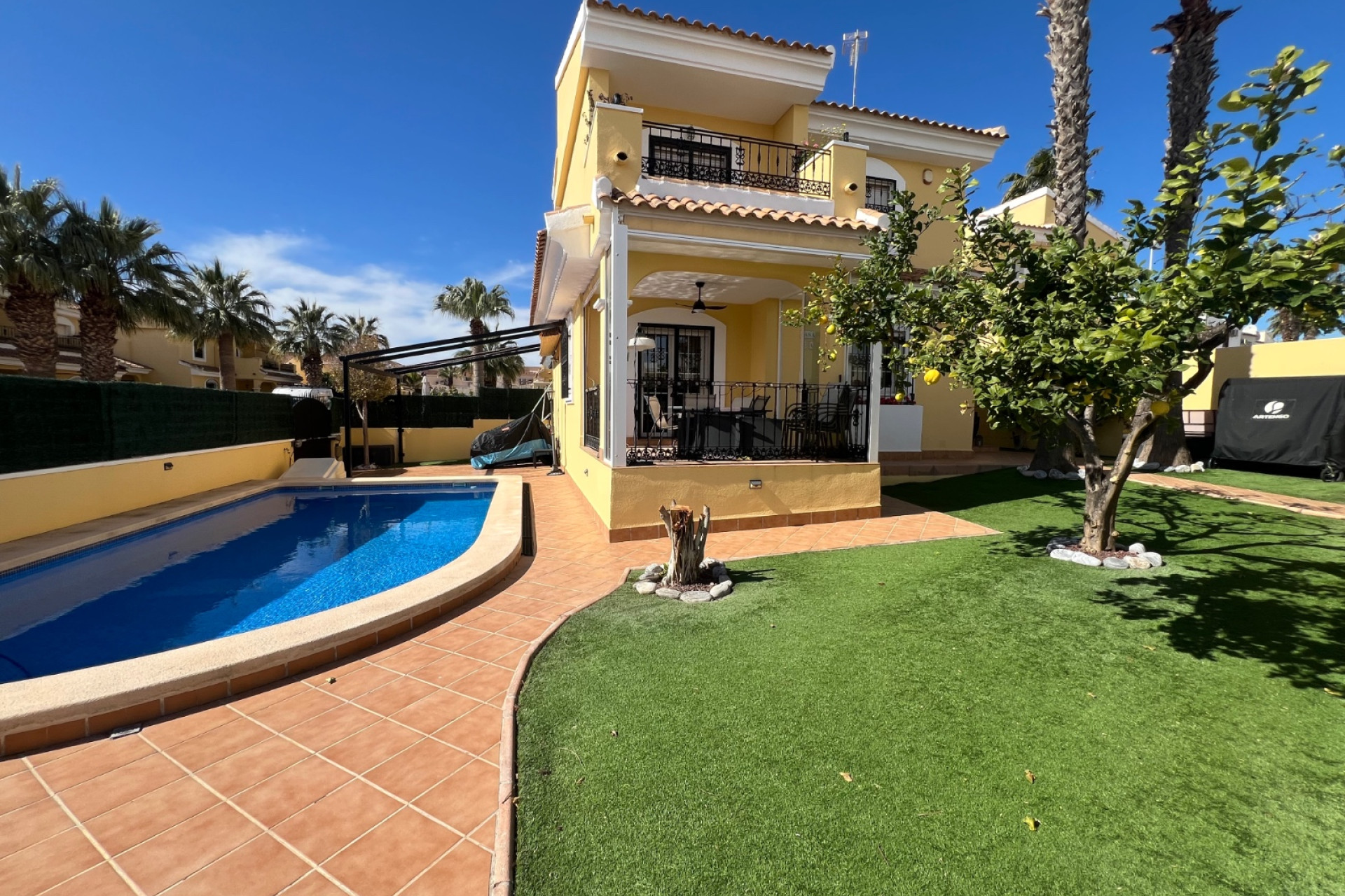 Odsprzedaż - Villa - Orihuela Costa - Los Dolses