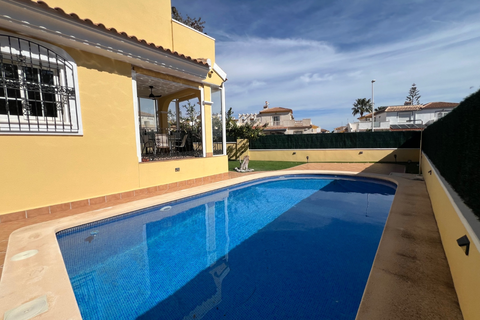 Odsprzedaż - Villa - Orihuela Costa - Los Dolses